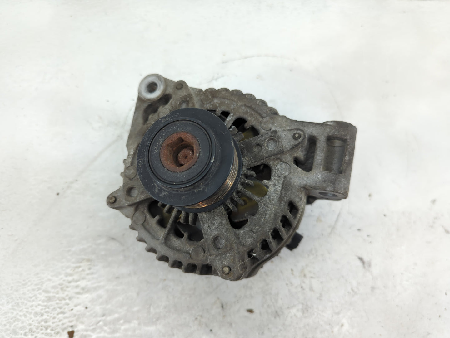 2013-2017 Chevrolet Traverse Alternator Replacement Generator Charging Assembly Engine OEM P/N:23279588 Fits OEM Used Auto P