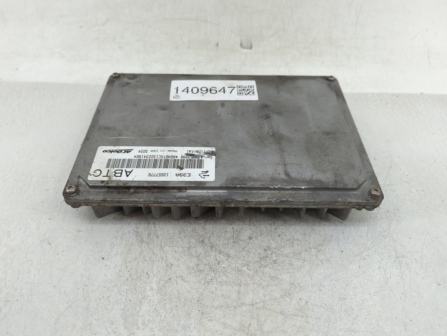 2013-2017 Chevrolet Traverse Alternator Replacement Generator Charging Assembly Engine OEM P/N:12657776 Fits OEM Used Auto P