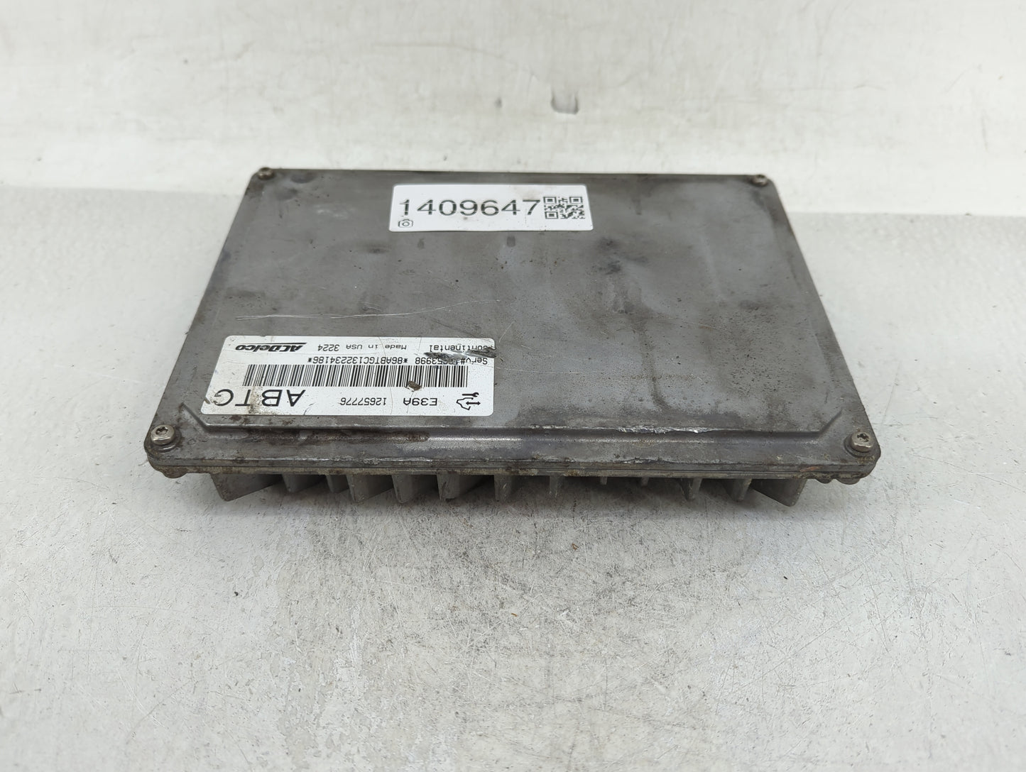 2013-2017 Chevrolet Traverse Alternator Replacement Generator Charging Assembly Engine OEM P/N:12657776 Fits OEM Used Auto P
