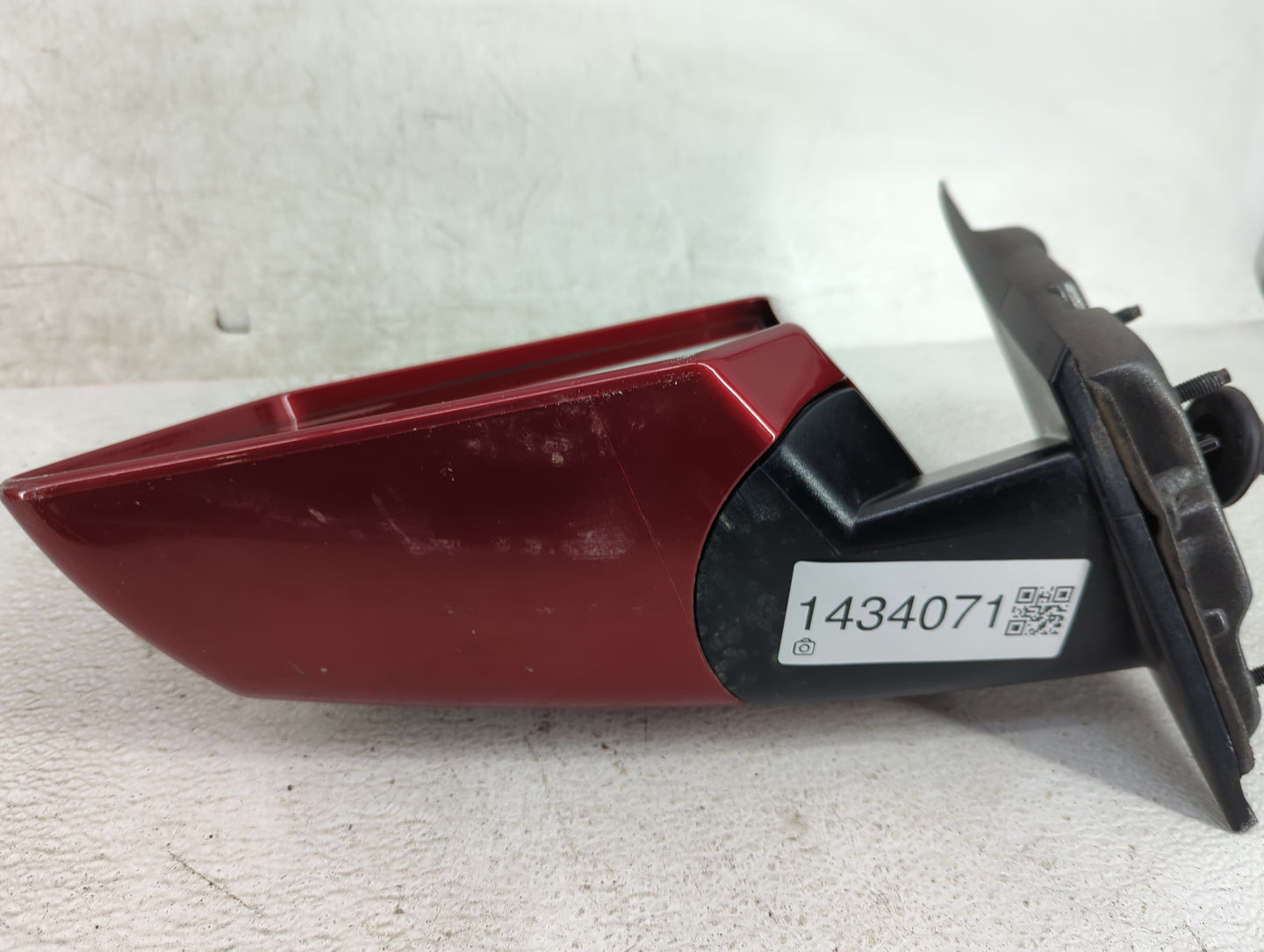 2014 Chevrolet Traverse Driver Side View Mirror - Left Door Mirror OEM Used - Oemusedautoparts1.com
