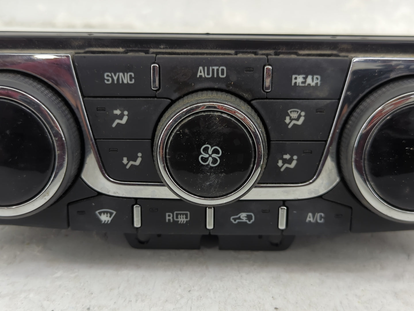 2013-2017 Chevrolet Traverse Climate Control Module Temperature AC/Heater Replacement P/N:23140660 3239800000000X Fits OEM U