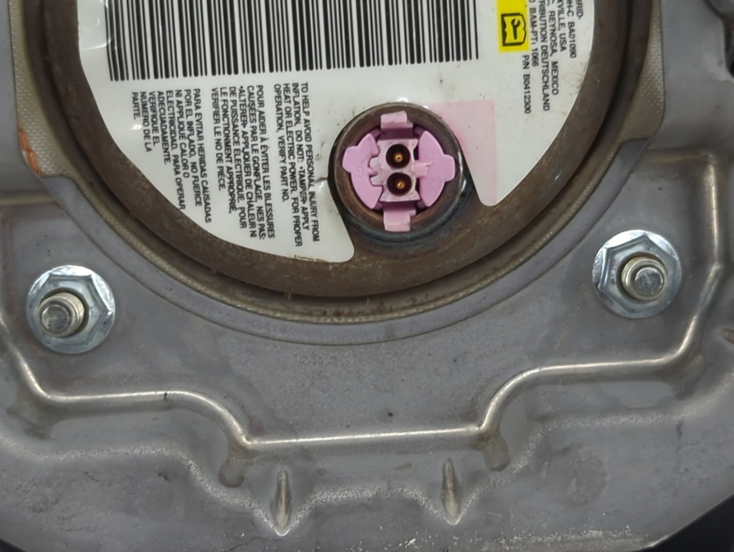 2014 Chevrolet Traverse Air Bag Driver Left Steering Wheel Mounted Black - Oemusedautoparts1.com