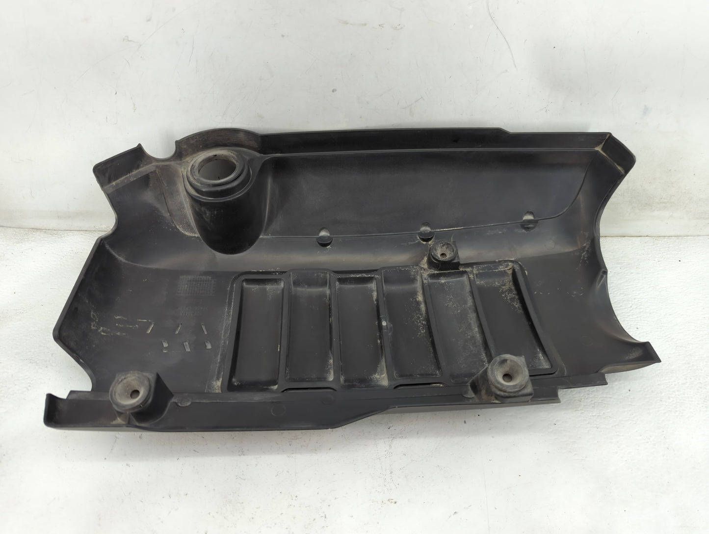 2014 Chevrolet Traverse Engine Cover 1460621 - Oemusedautoparts1.com