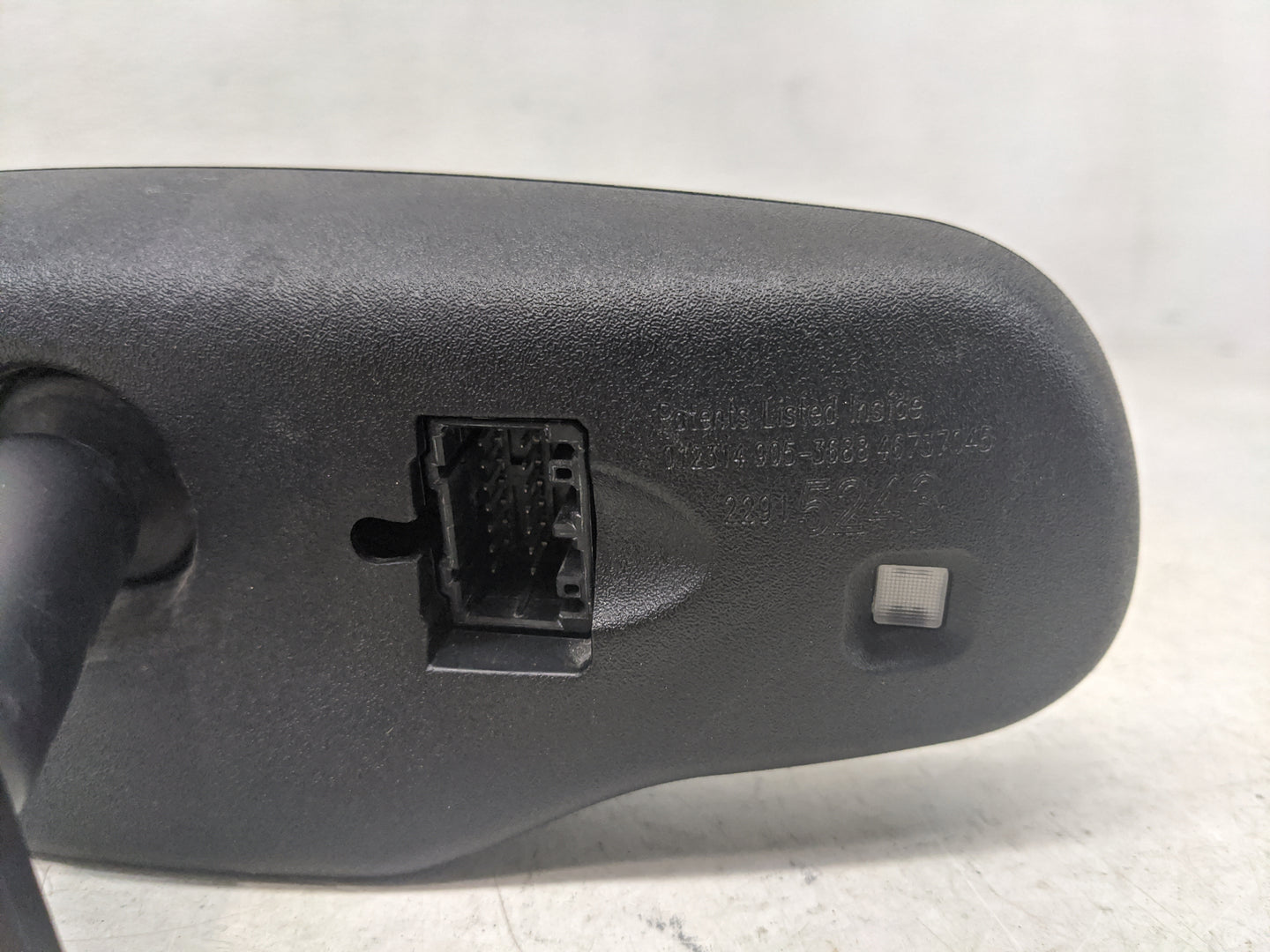 2014 Chevrolet Traverse Interior Rear View Mirror Replacement OEM P/N:012314 015-3888, 46737043 Fits OEM Used Auto Parts - O