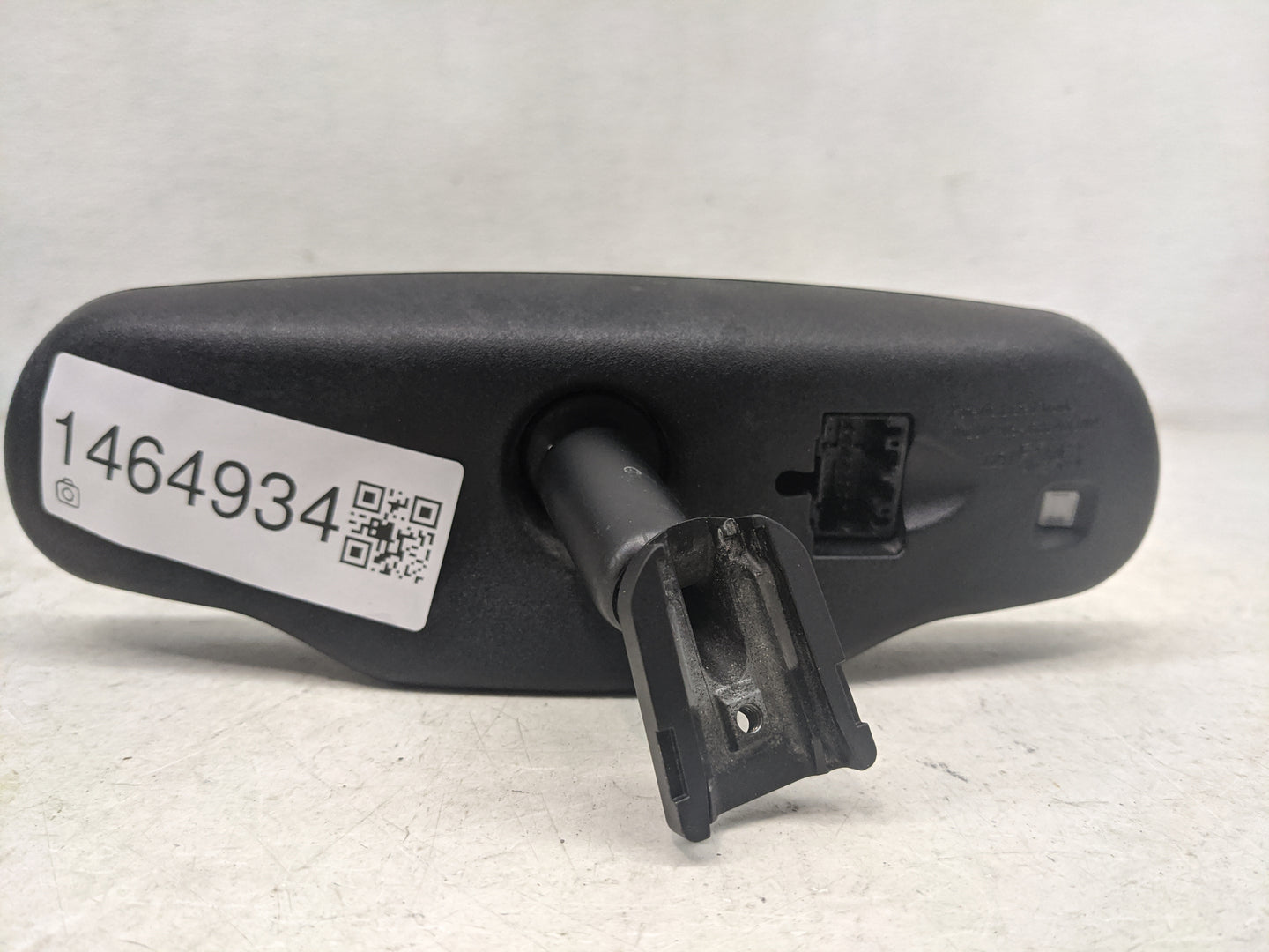 2014 Chevrolet Traverse Interior Rear View Mirror Replacement OEM P/N:012314 015-3888, 46737043 Fits OEM Used Auto Parts - O