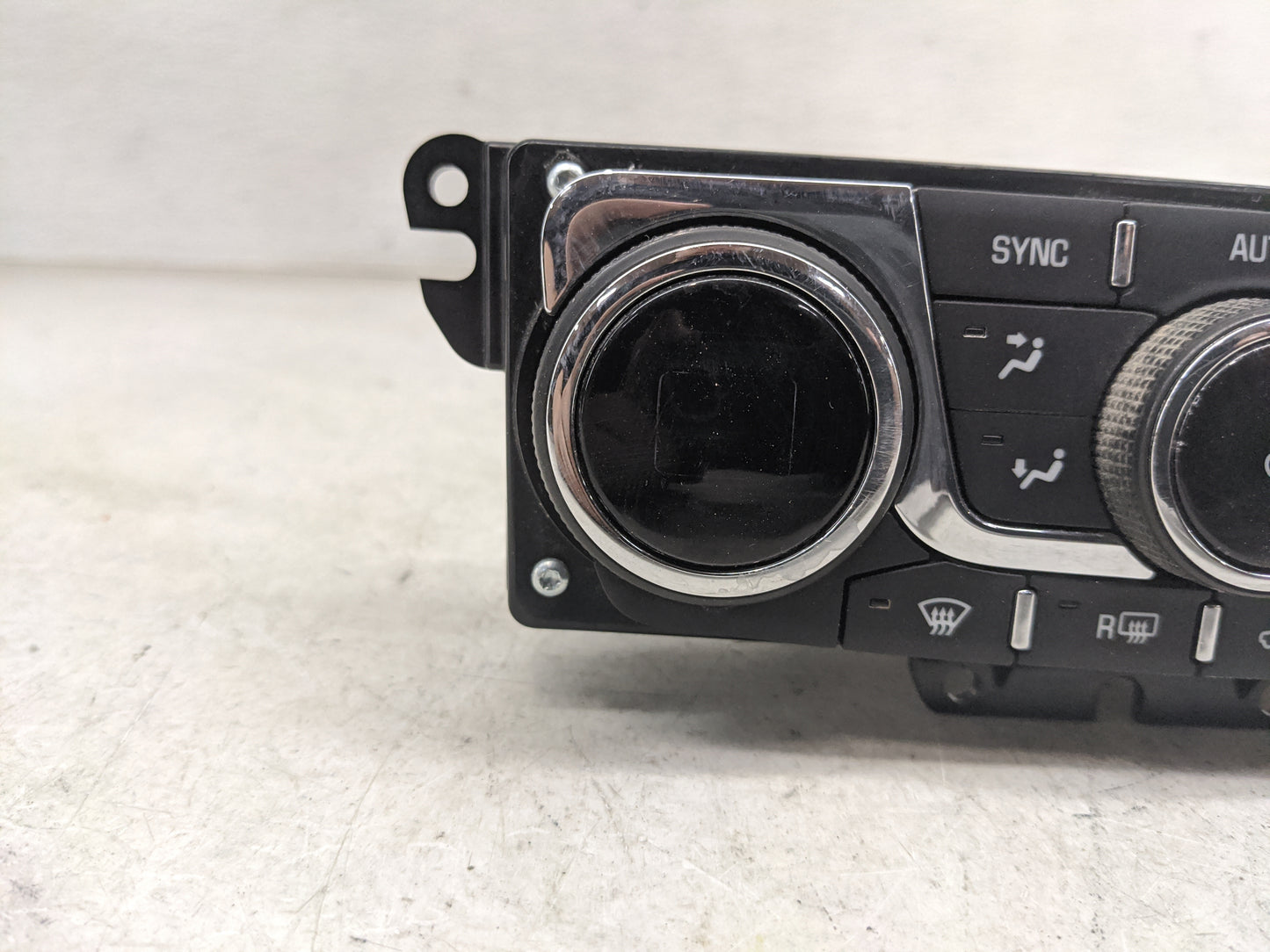 2013-2017 Chevrolet Traverse Climate Control Module Temperature AC/Heater Replacement P/N:23140660 3239800000000X Fits OEM U