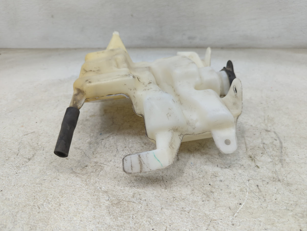 Chevrolet Traverse Radiator Coolant Overflow Expansion Tank Bottle 1465544 - Oemusedautoparts1.com