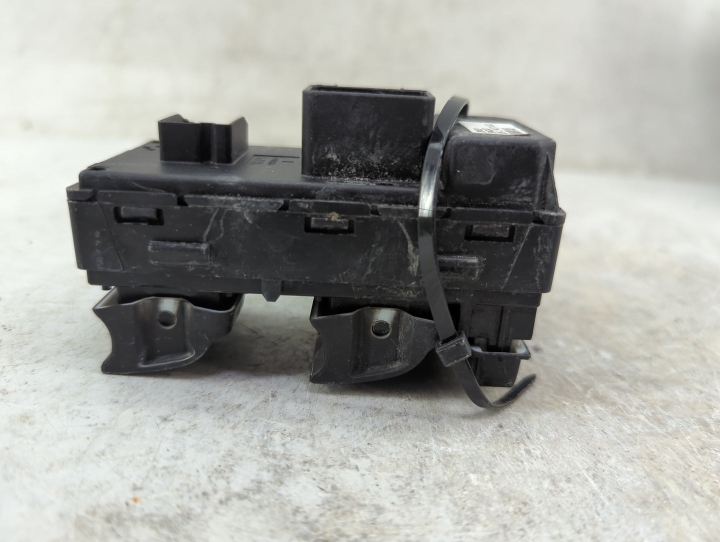 2009-2017 Chevrolet Traverse Master Power Window Switch Replacement Driver Side Left P/N:20945129 SANAD1243B Fits OEM Used A
