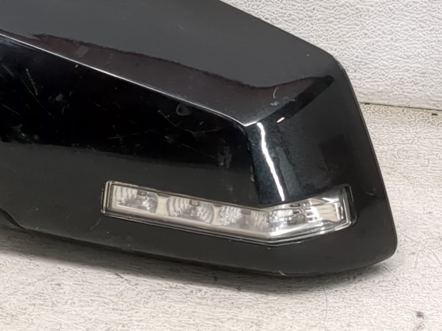 2014 Chevrolet Traverse Driver Side View Mirror - Left Door Mirror OEM Used - Oemusedautoparts1.com