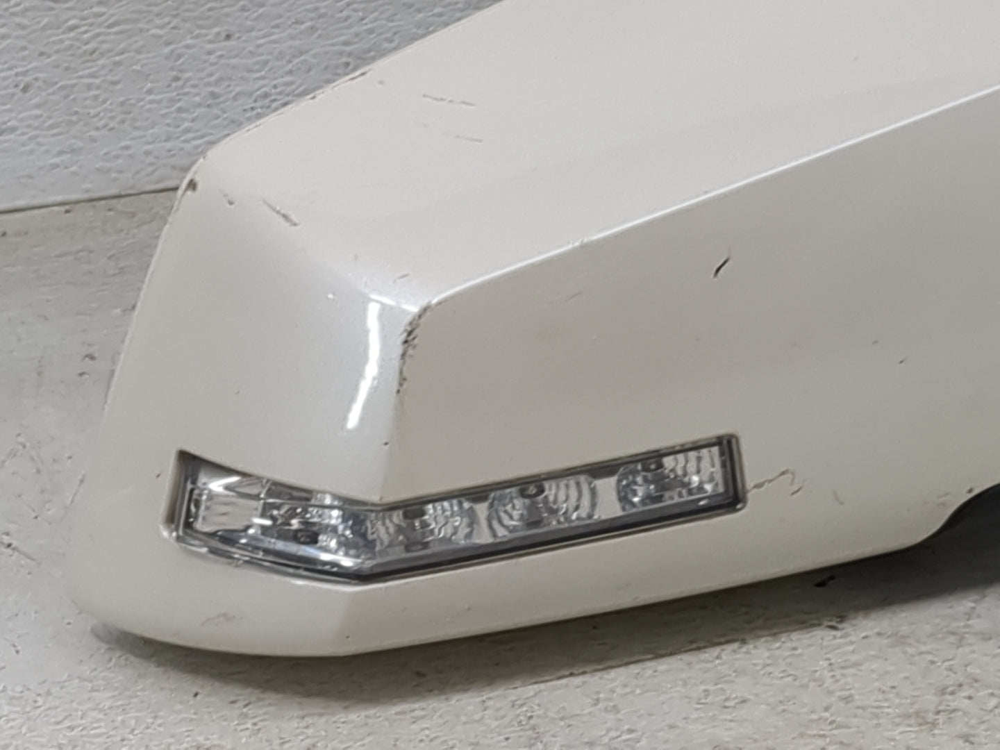 2014 Chevrolet Traverse Passenger Side View Mirror - Right Door Mirror OEM Used - Oemusedautoparts1.com