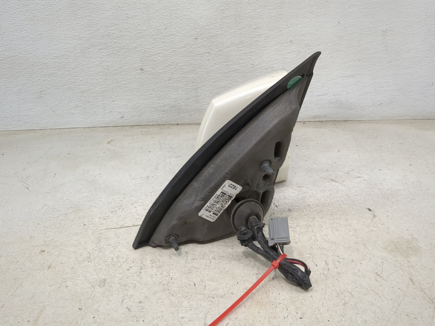 2014 Chevrolet Traverse Passenger Side View Mirror - Right Door Mirror OEM Used - Oemusedautoparts1.com