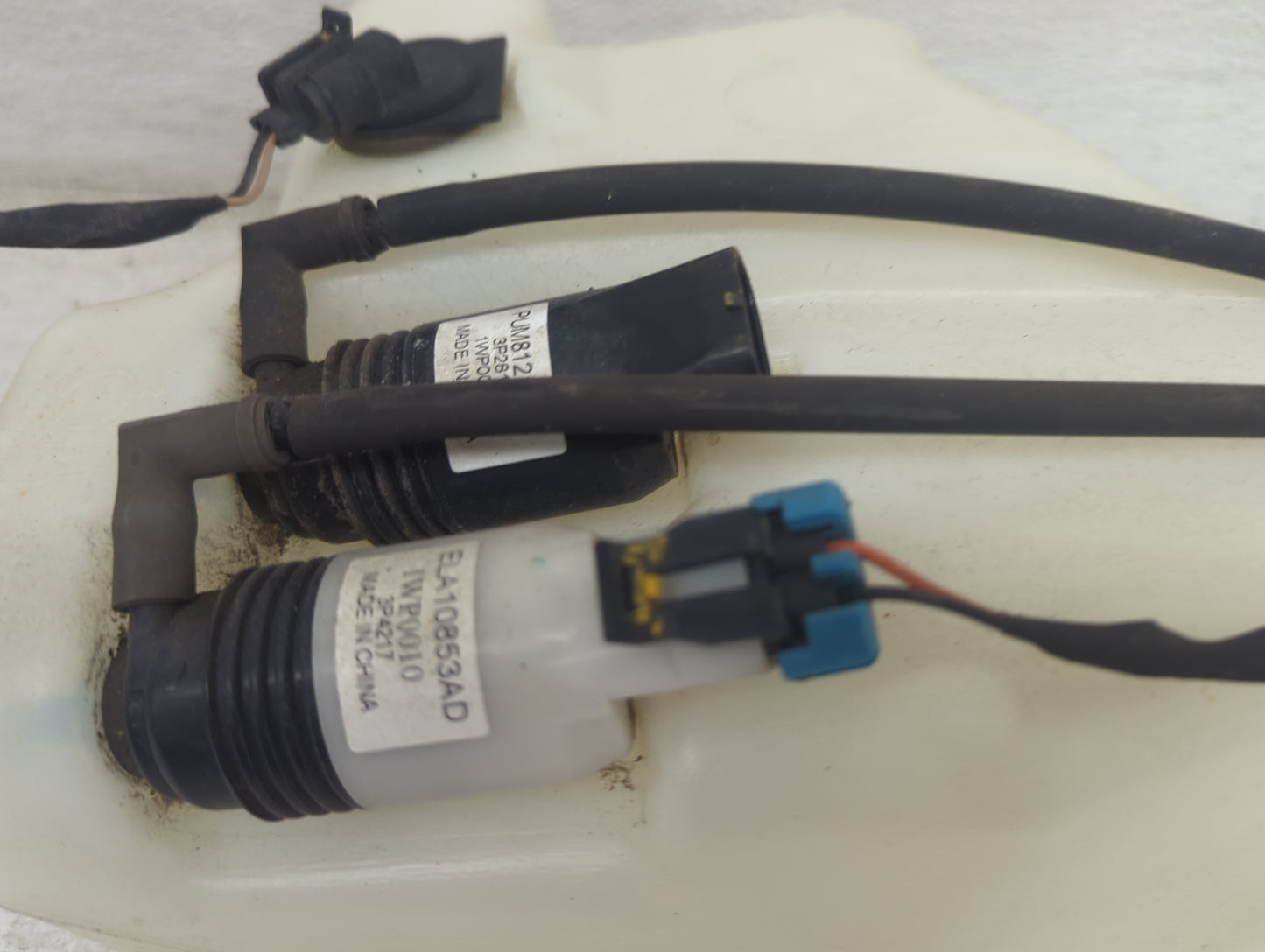 Chevrolet Traverse Windshield Washer Fluid Reservoir Bottle Oem 1474145 - Oemusedautoparts1.com