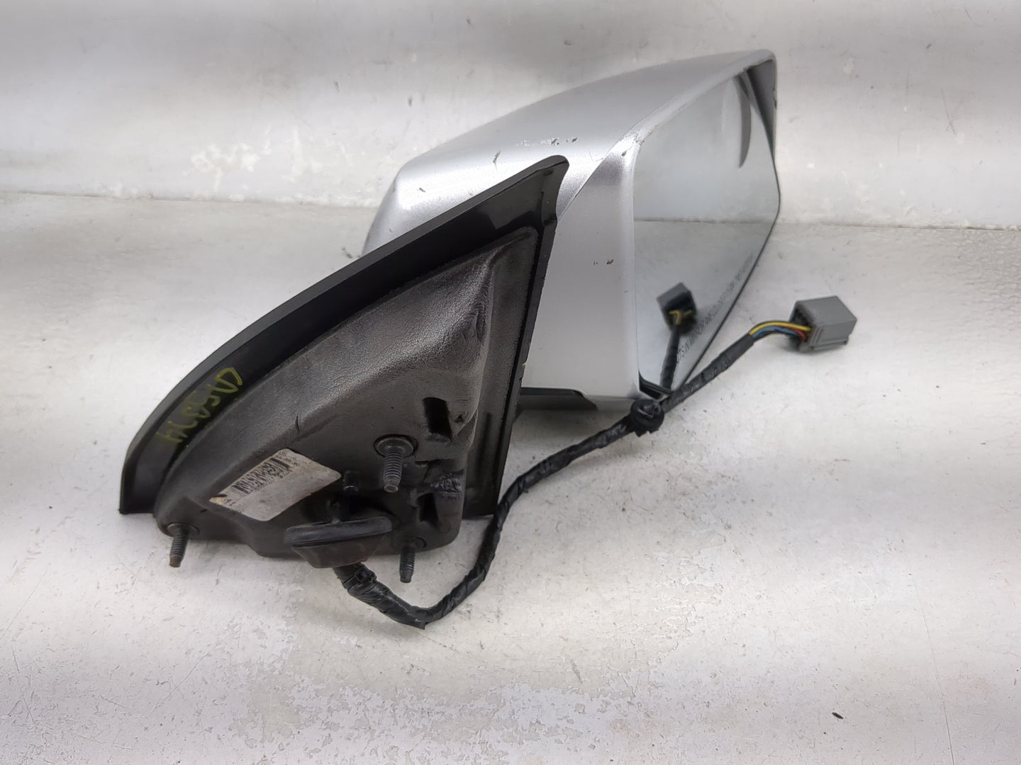 2014 Chevrolet Traverse Passenger Side View Mirror - Right Door Mirror OEM Used - Oemusedautoparts1.com
