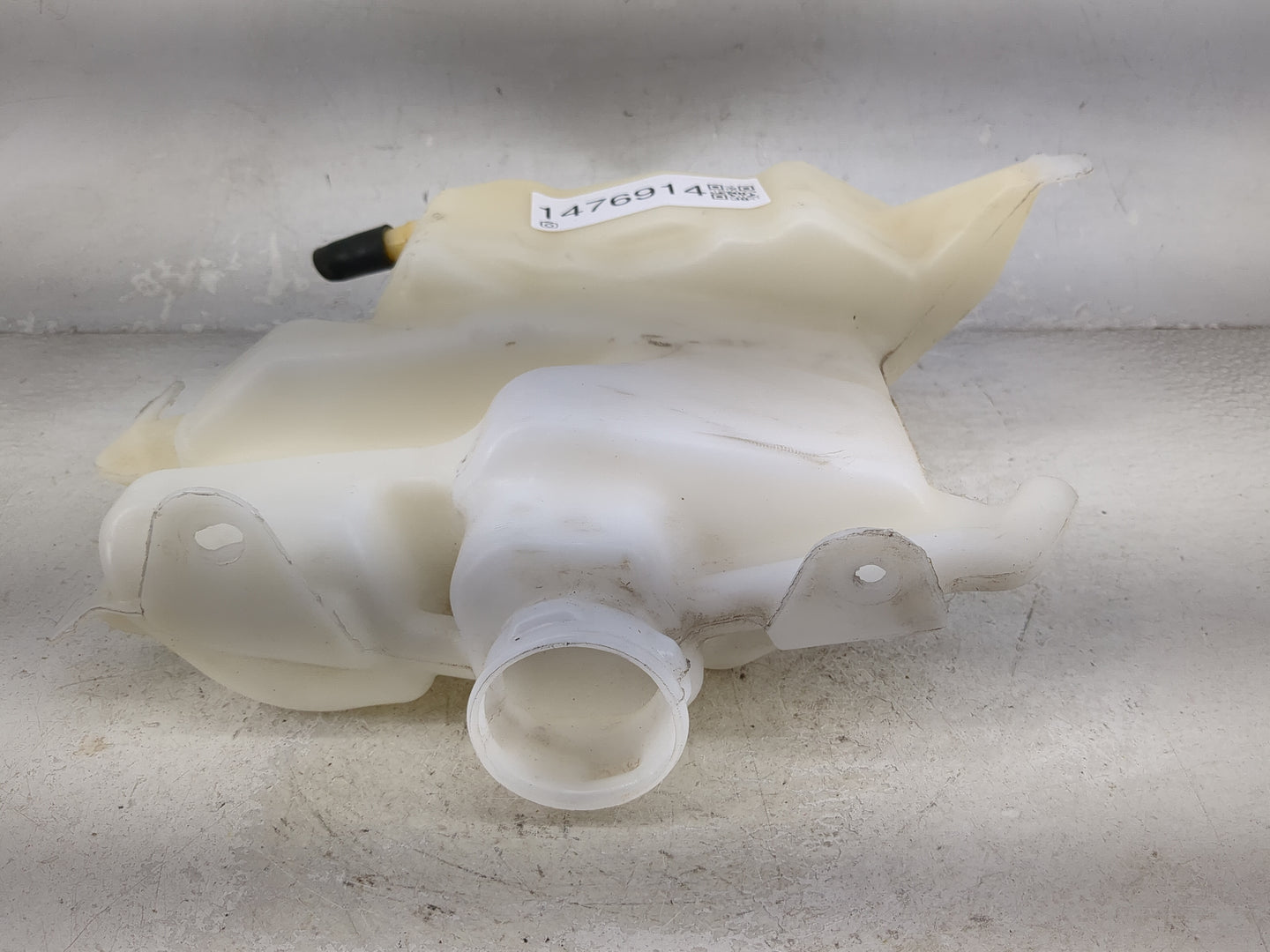 Chevrolet Traverse Radiator Coolant Overflow Expansion Tank Bottle 1476914 - Oemusedautoparts1.com