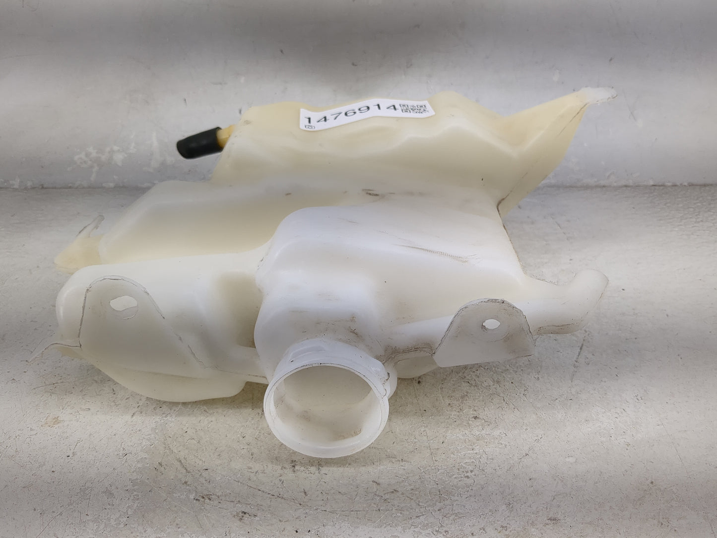 Chevrolet Traverse Radiator Coolant Overflow Expansion Tank Bottle 1476914 - Oemusedautoparts1.com