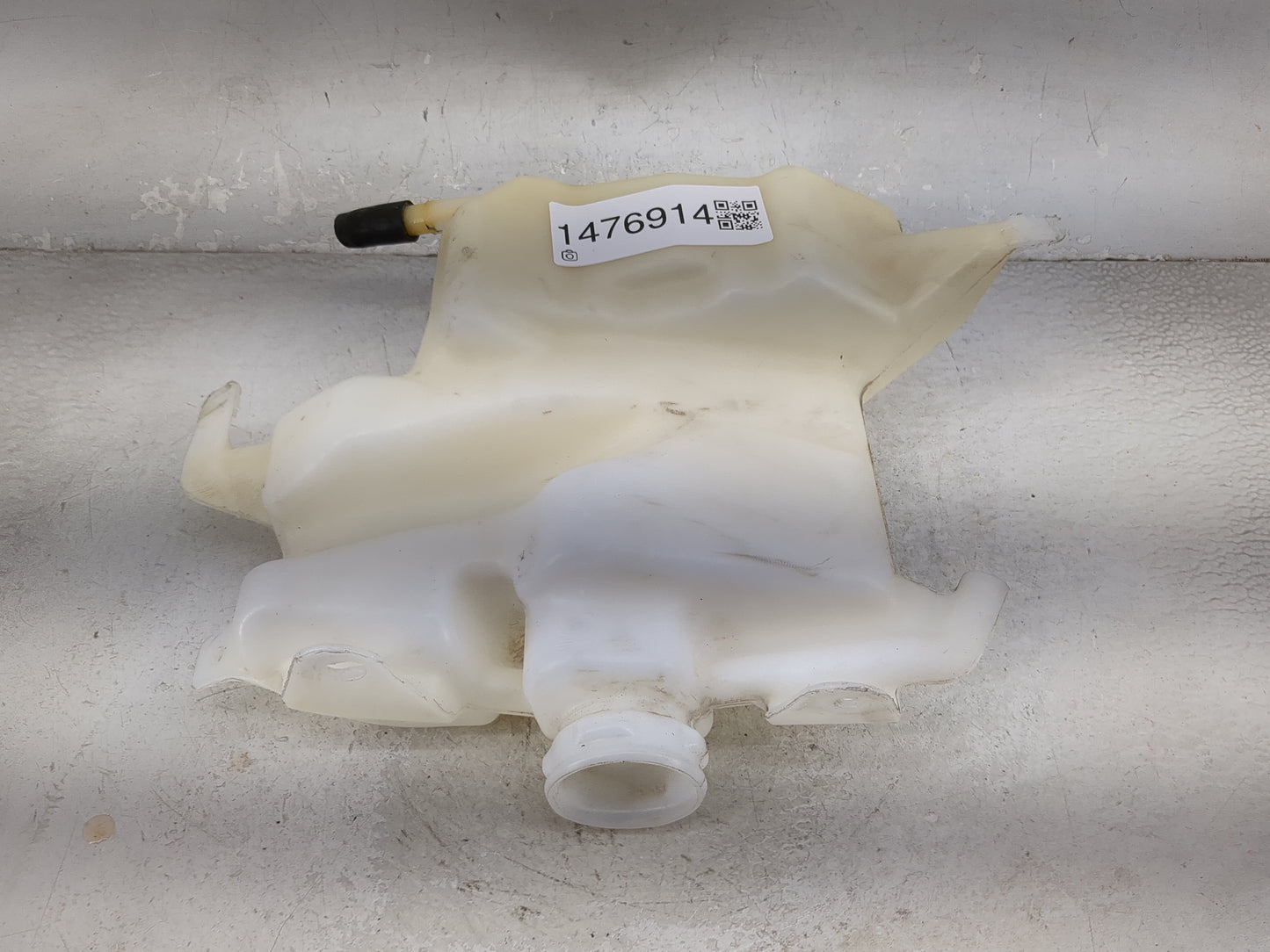 Chevrolet Traverse Radiator Coolant Overflow Expansion Tank Bottle 1476914 - Oemusedautoparts1.com