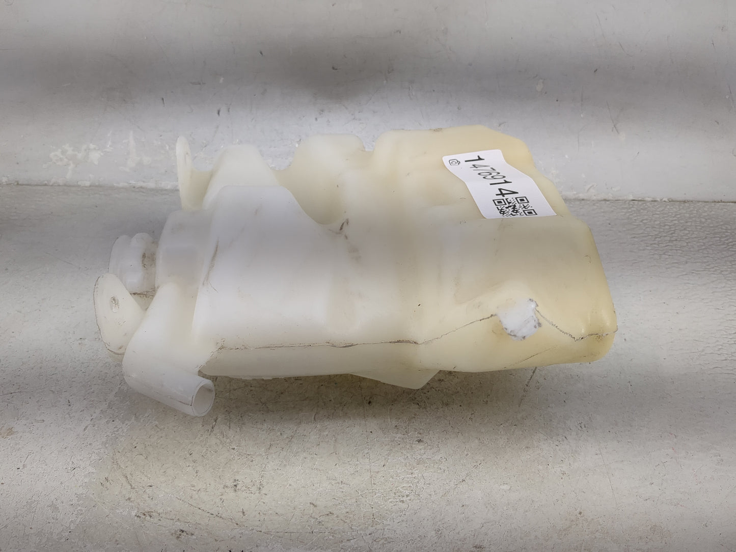 Chevrolet Traverse Radiator Coolant Overflow Expansion Tank Bottle 1476914 - Oemusedautoparts1.com