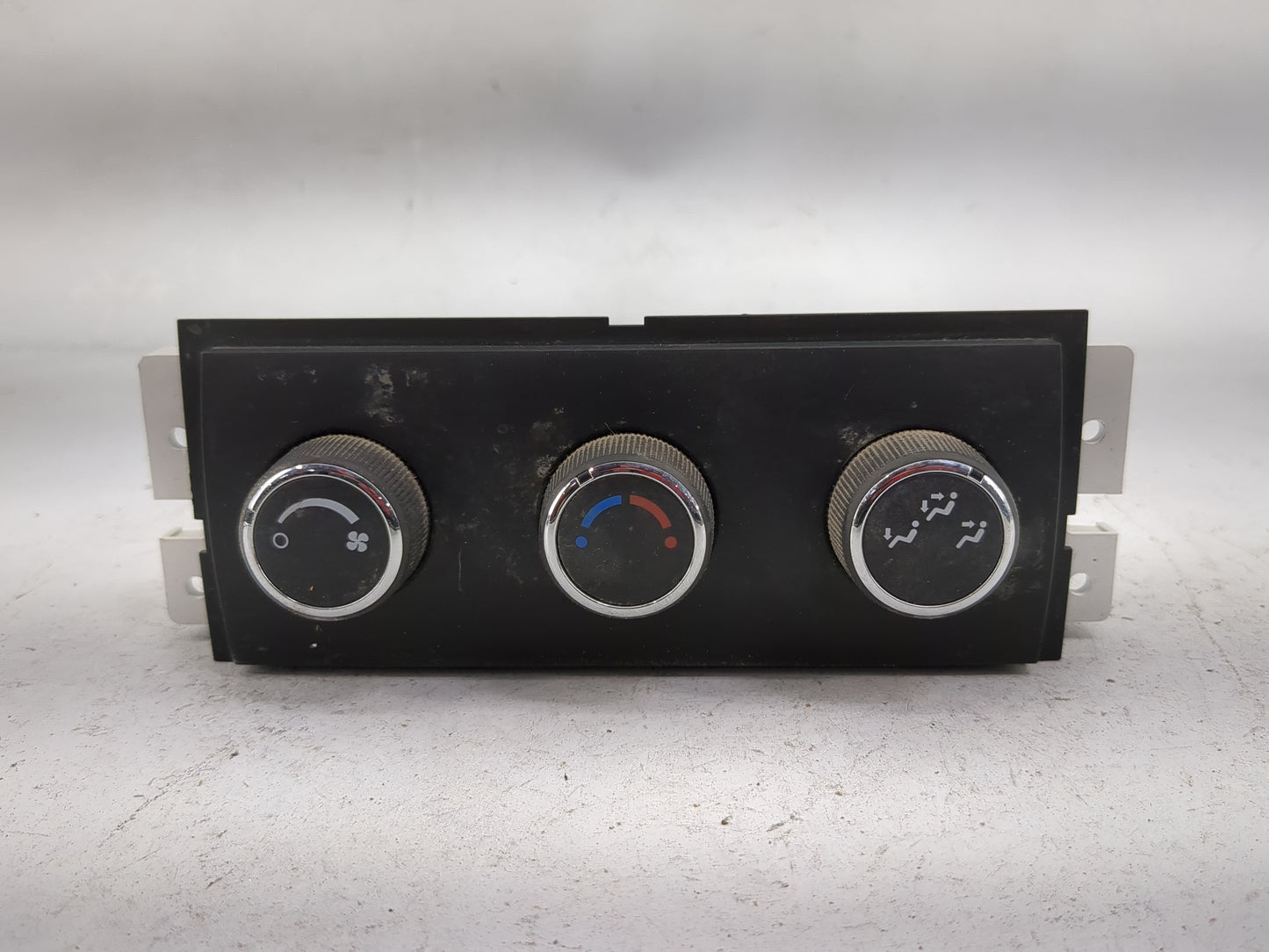 2014 Chevrolet Traverse Climate Control Module Temperature AC/Heater Replacement P/N:1565854 758-07 Fits OEM Used Auto Parts