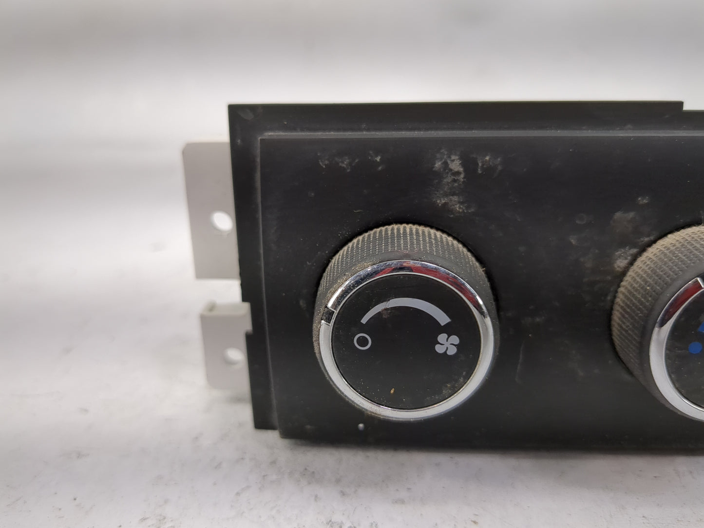 2014 Chevrolet Traverse Climate Control Module Temperature AC/Heater Replacement P/N:1565854 758-07 Fits OEM Used Auto Parts