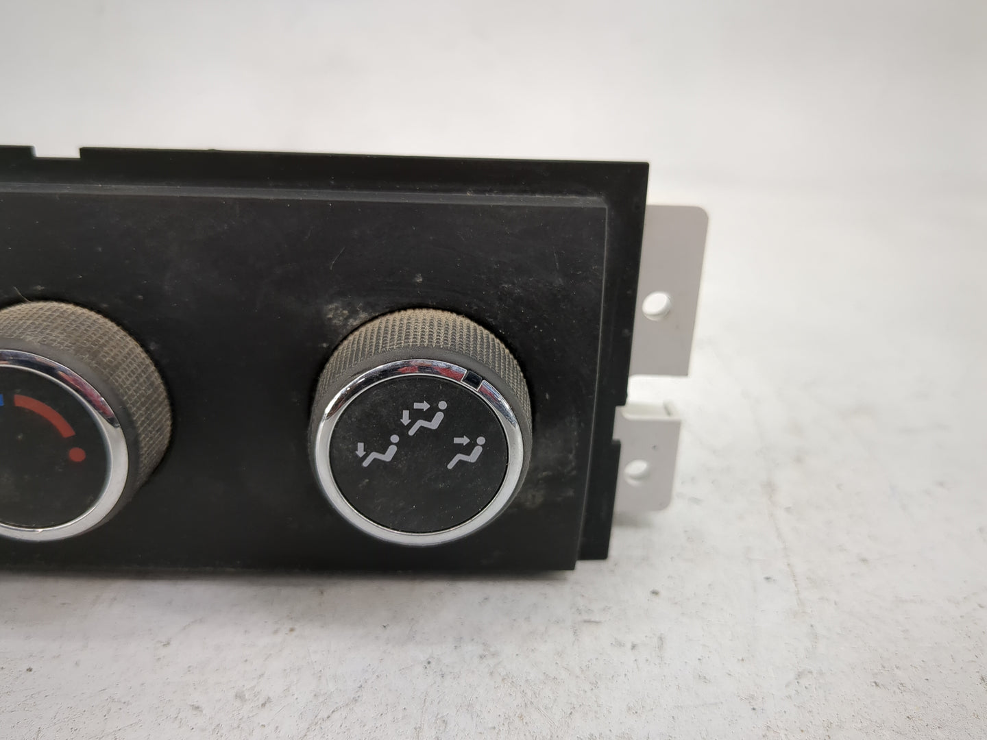 2014 Chevrolet Traverse Climate Control Module Temperature AC/Heater Replacement P/N:1565854 758-07 Fits OEM Used Auto Parts