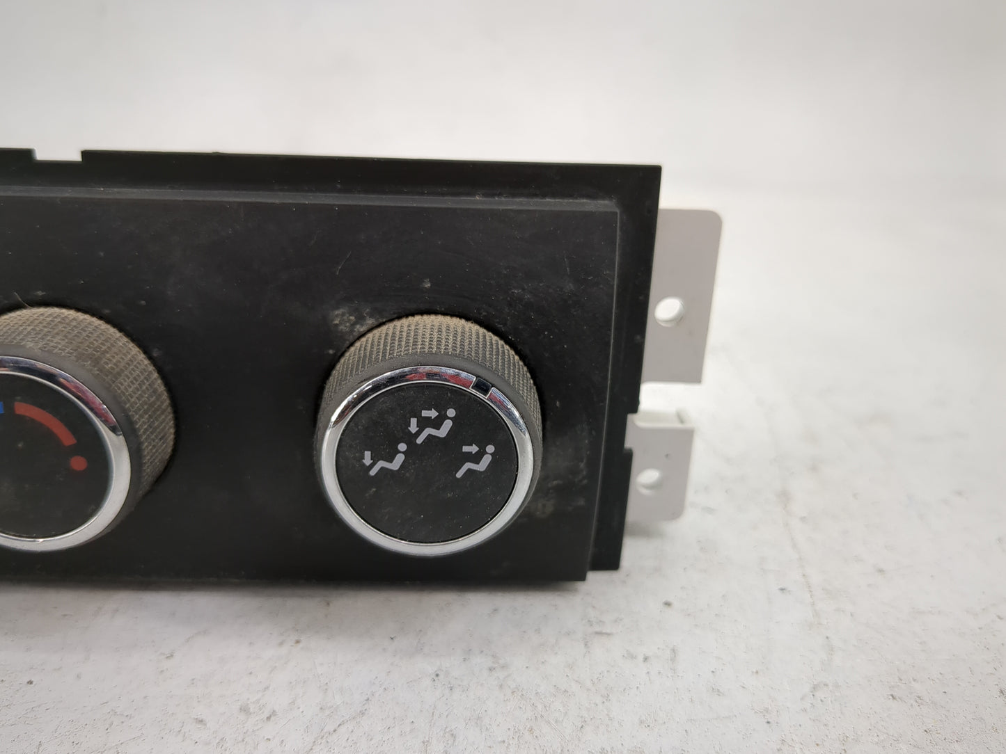 2014 Chevrolet Traverse Climate Control Module Temperature AC/Heater Replacement P/N:1565854 758-07 Fits OEM Used Auto Parts