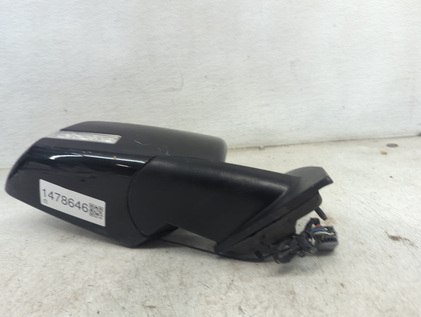 2014 Chevrolet Traverse Passenger Side View Mirror - Right Door Mirror OEM Used - Oemusedautoparts1.com