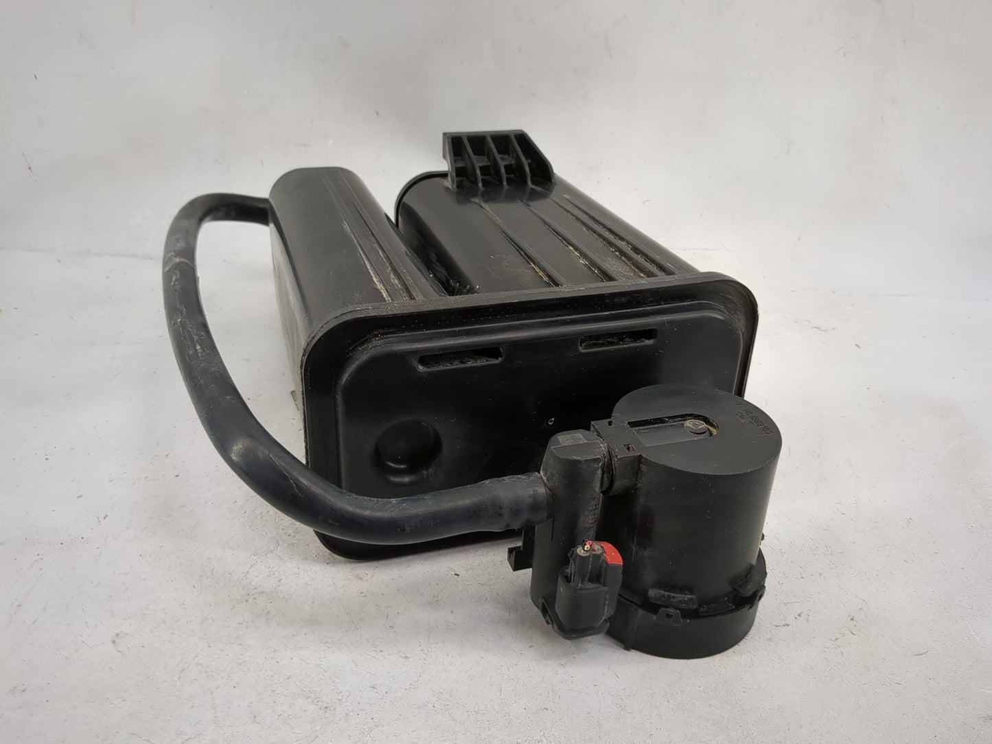 2014 Chevrolet Traverse Fuel Vapor Charcoal Canister - Oemusedautoparts1.com