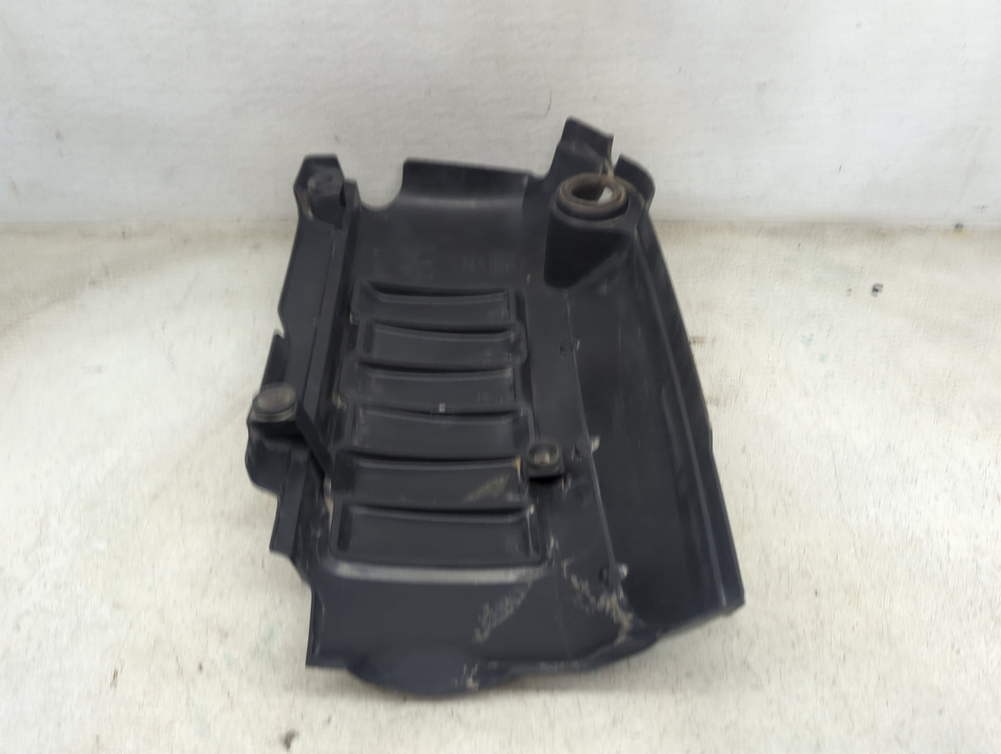 2015 Chevrolet Traverse Engine Cover - Oemusedautoparts1.com