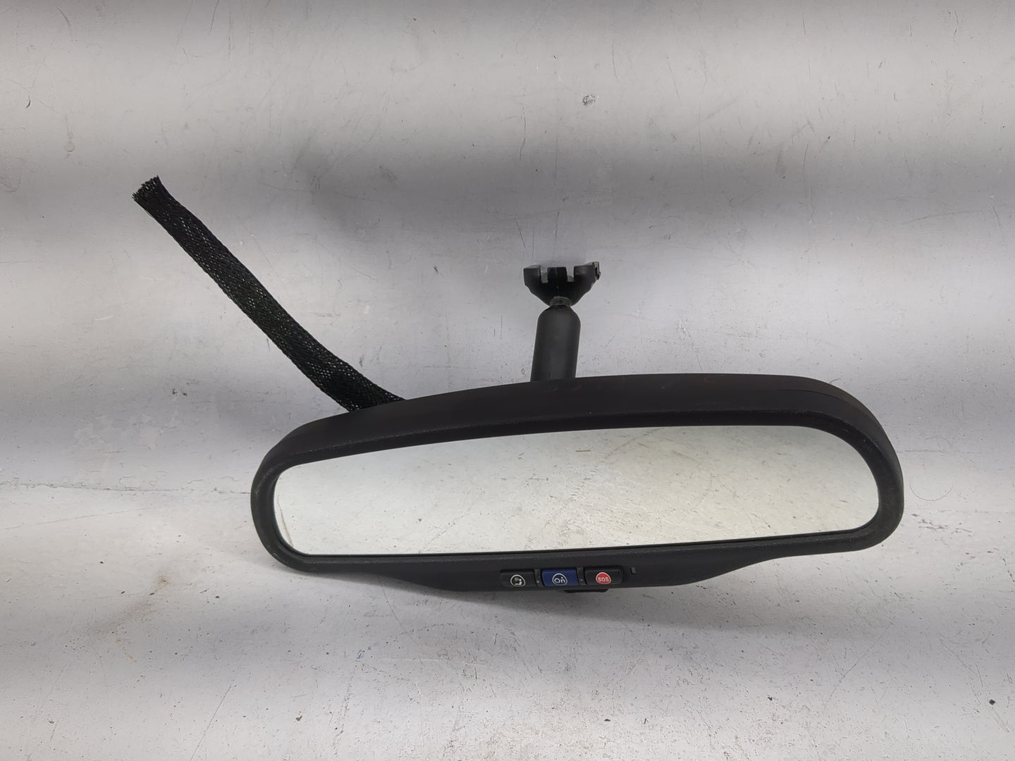 2014 Chevrolet Traverse Interior Rear View Mirror Replacement OEM P/N:E11 015885 88459596 Fits OEM Used Auto Parts - Oemused