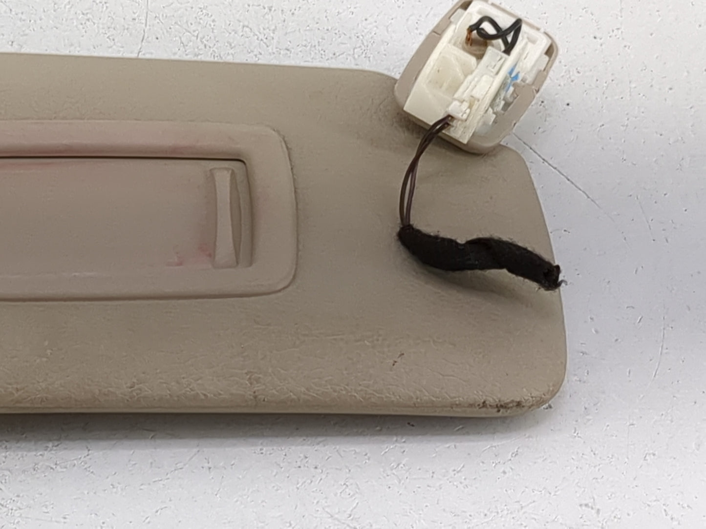 2014 Chevrolet Traverse Sun Visor Shade Replacement Passenger Right Mirror Fits OEM Used Auto Parts - Oemusedautoparts1.com