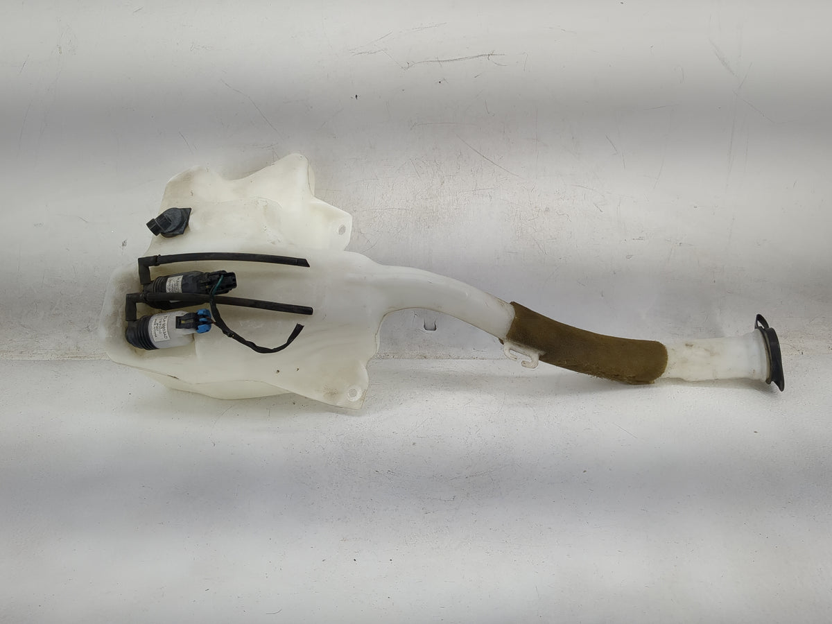 Chevrolet Traverse Windshield Washer Fluid Reservoir Bottle 1481596 - Oemusedautoparts1.com