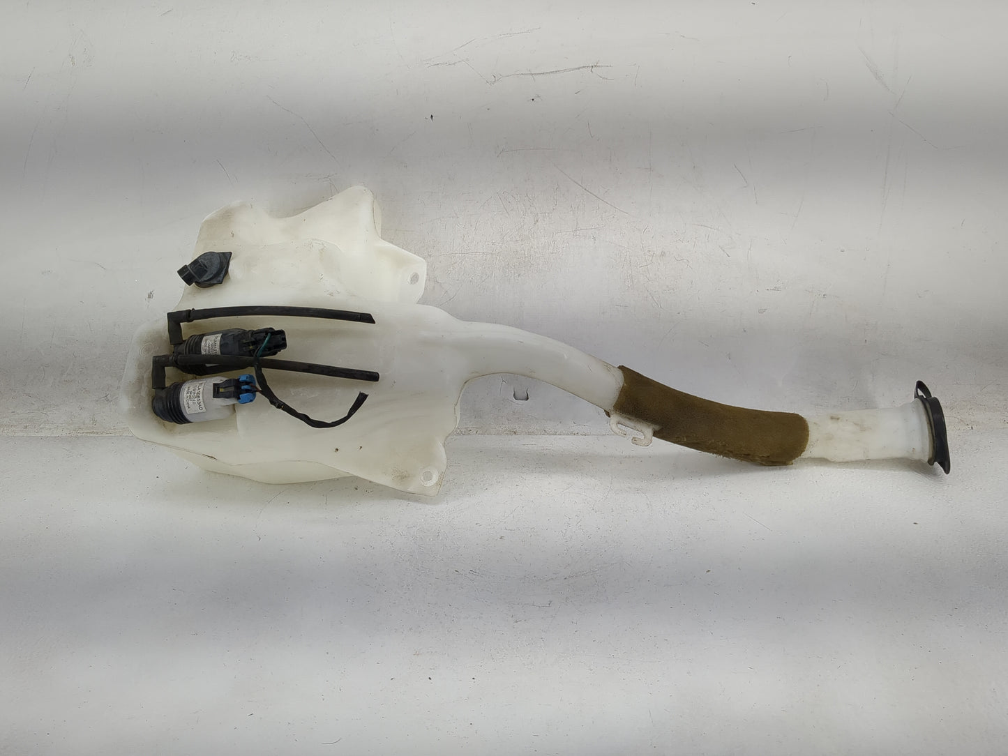 Chevrolet Traverse Windshield Washer Fluid Reservoir Bottle 1481596 - Oemusedautoparts1.com