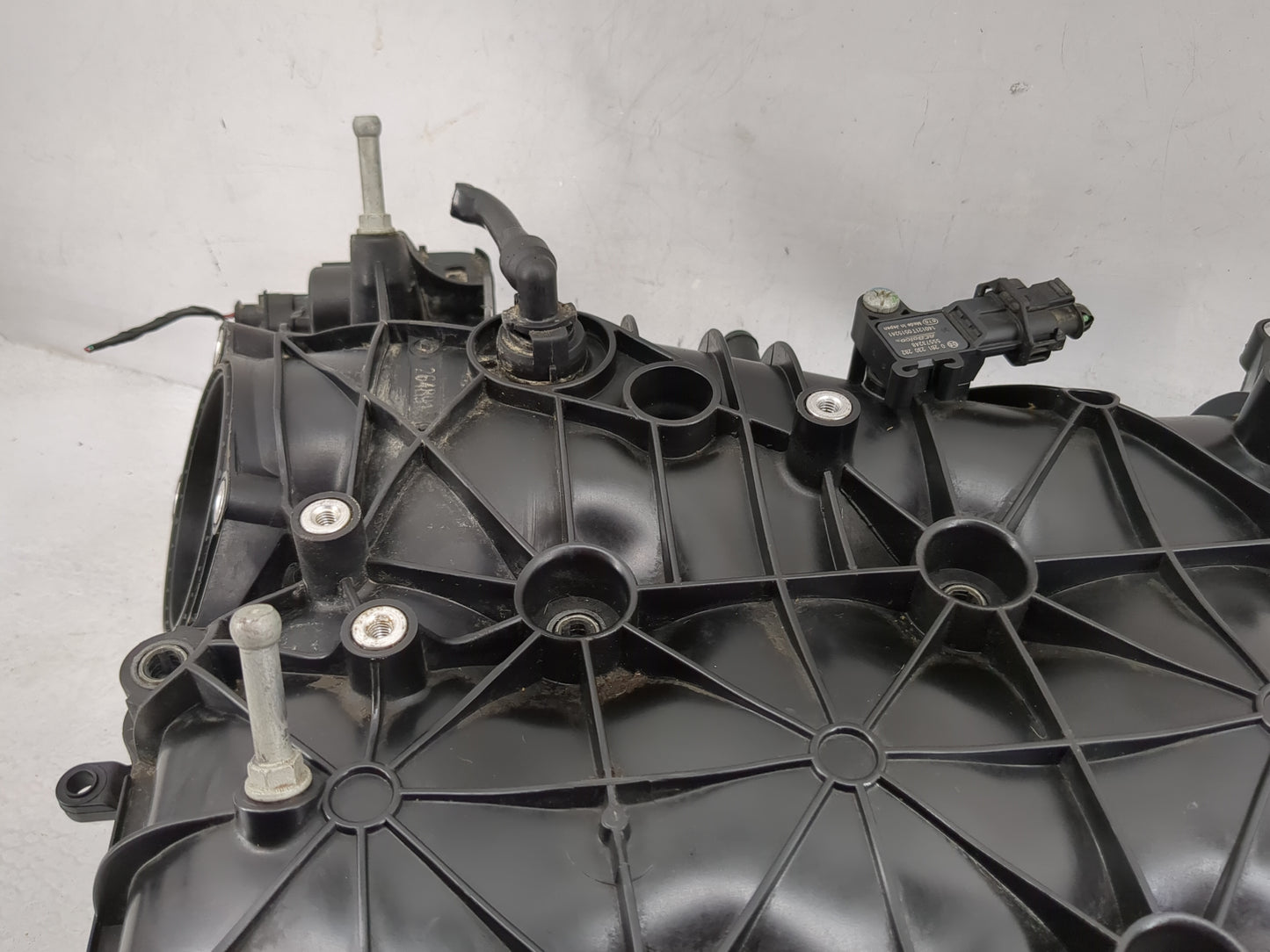 2014 Chevrolet Traverse Air Intake Manifold P/N:G3058C14271 Fits OEM Used Auto Parts - Oemusedautoparts1.com