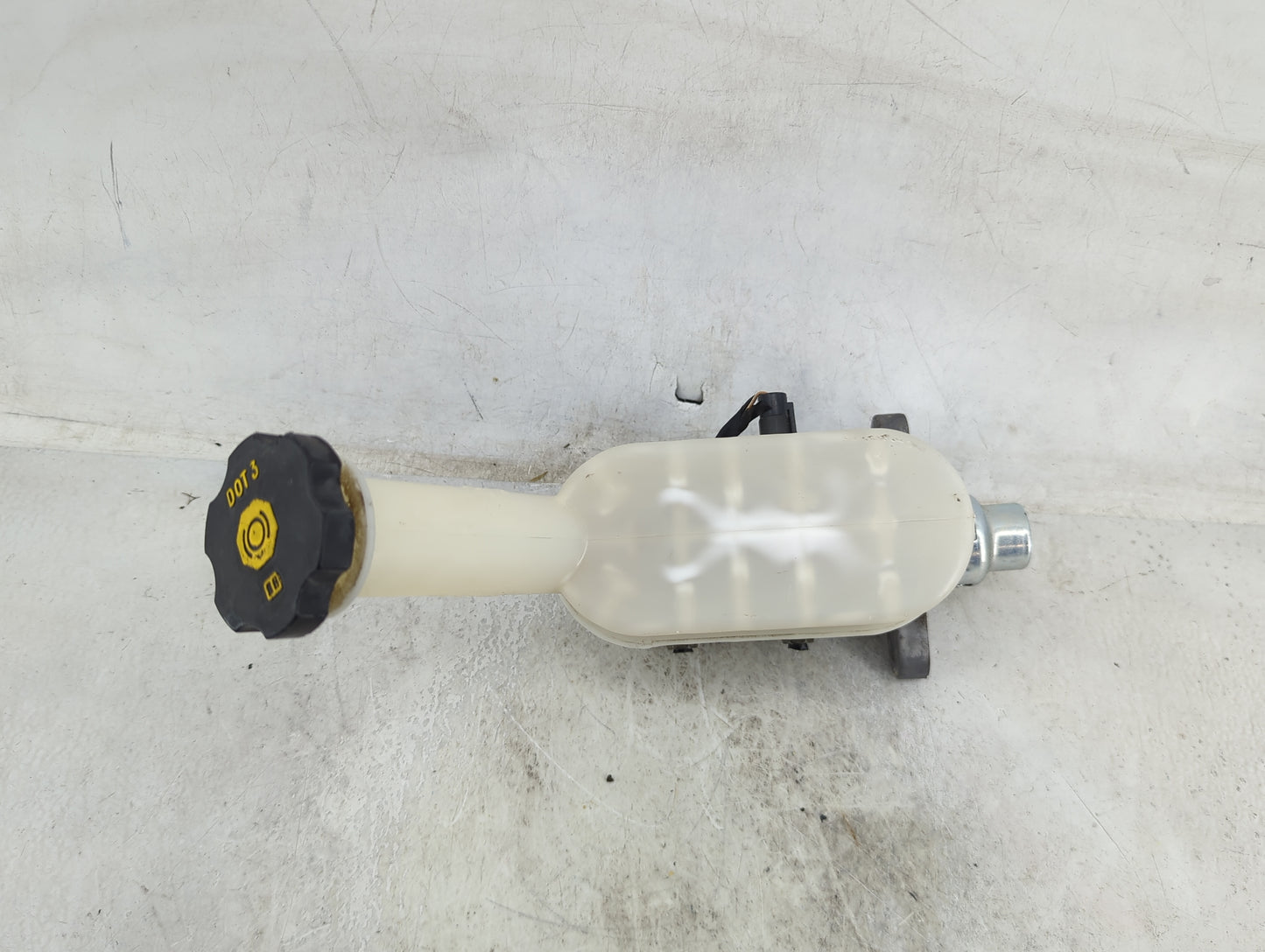 Chevrolet Traverse Brake Master Cylinder 1490528 - Oemusedautoparts1.com