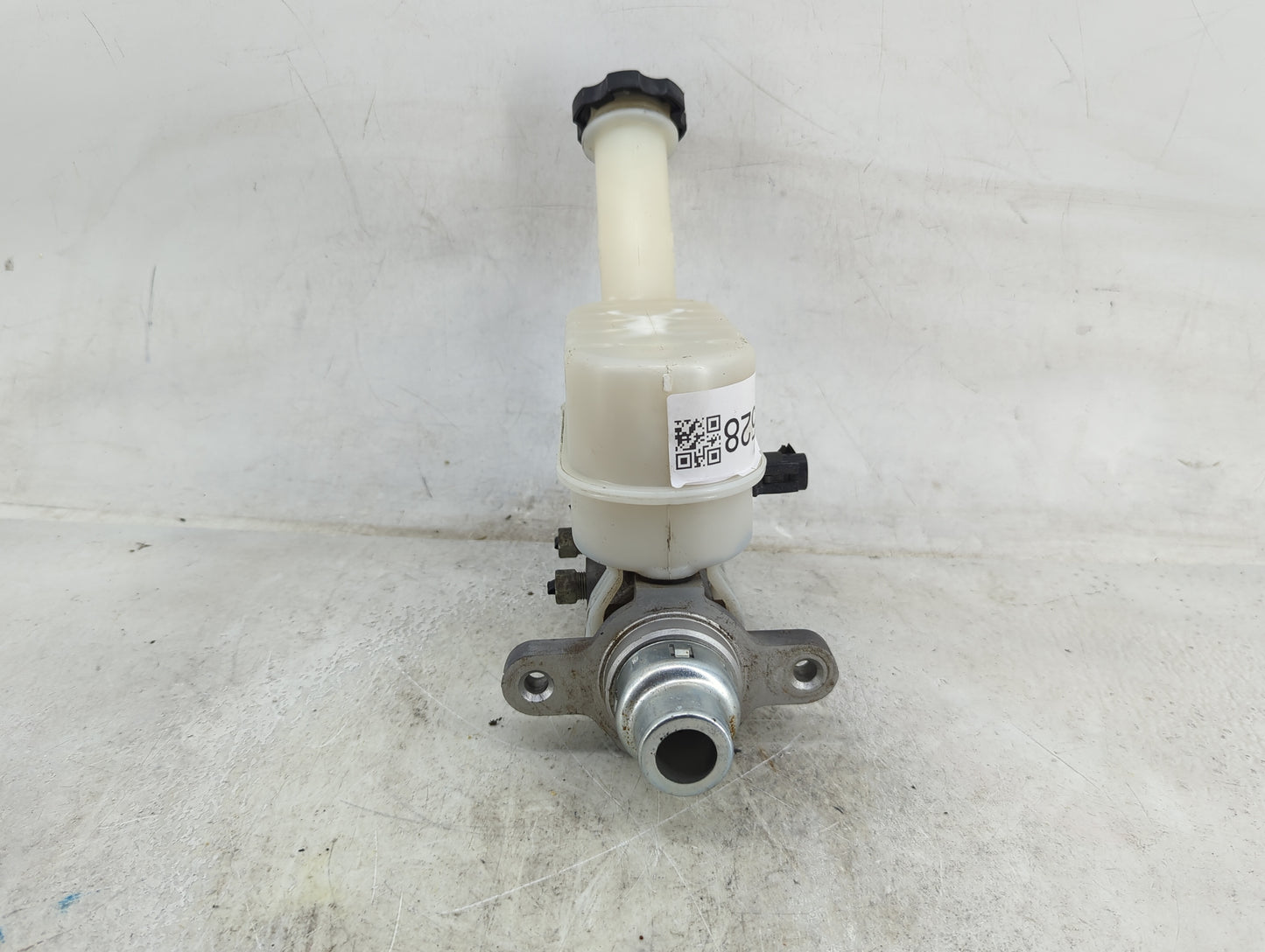 Chevrolet Traverse Brake Master Cylinder 1490528 - Oemusedautoparts1.com