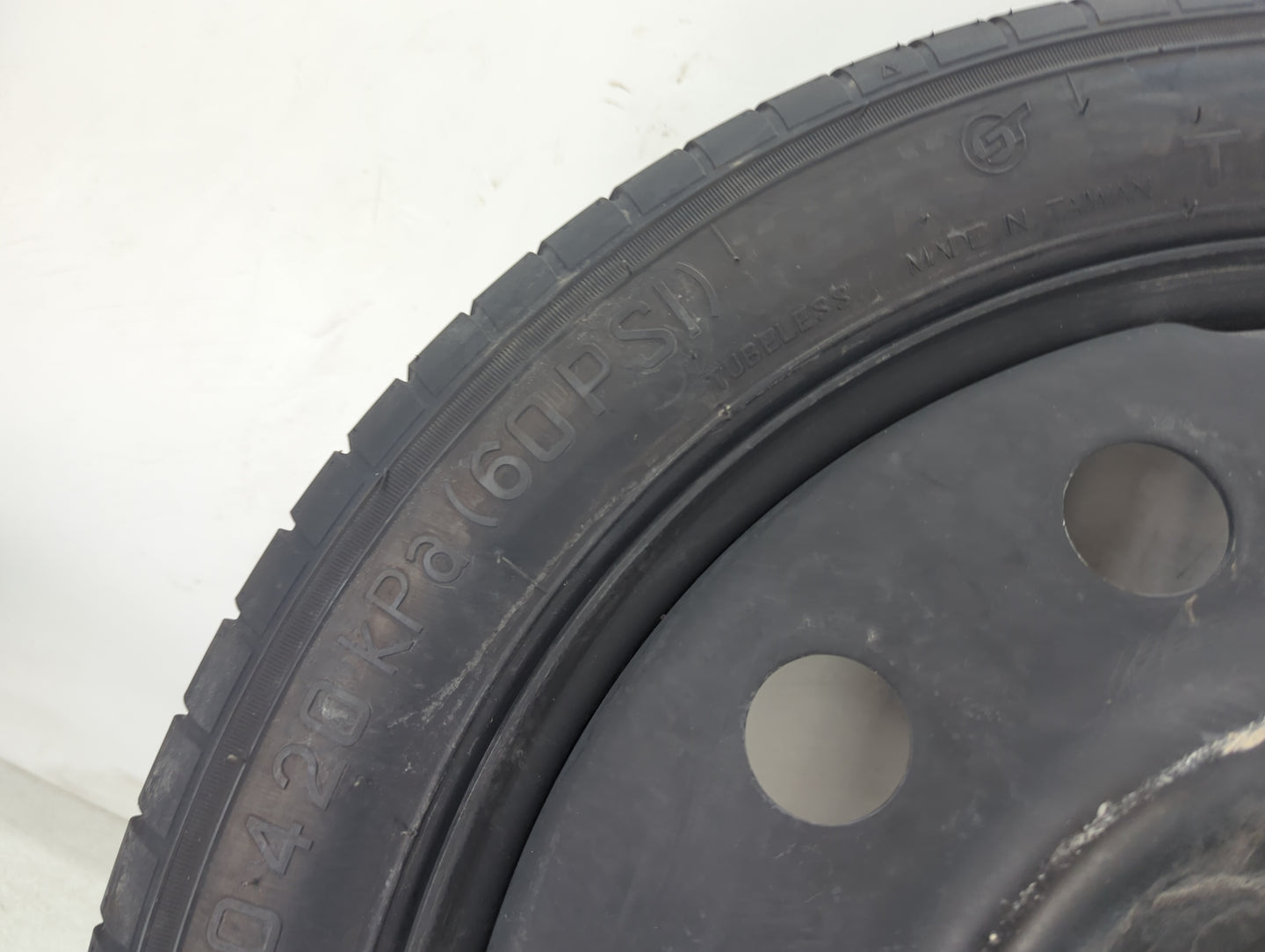 2015-2017 Chevrolet Traverse Spare Donut Tire Wheel Rim Oem 1491166 - Oemusedautoparts1.com