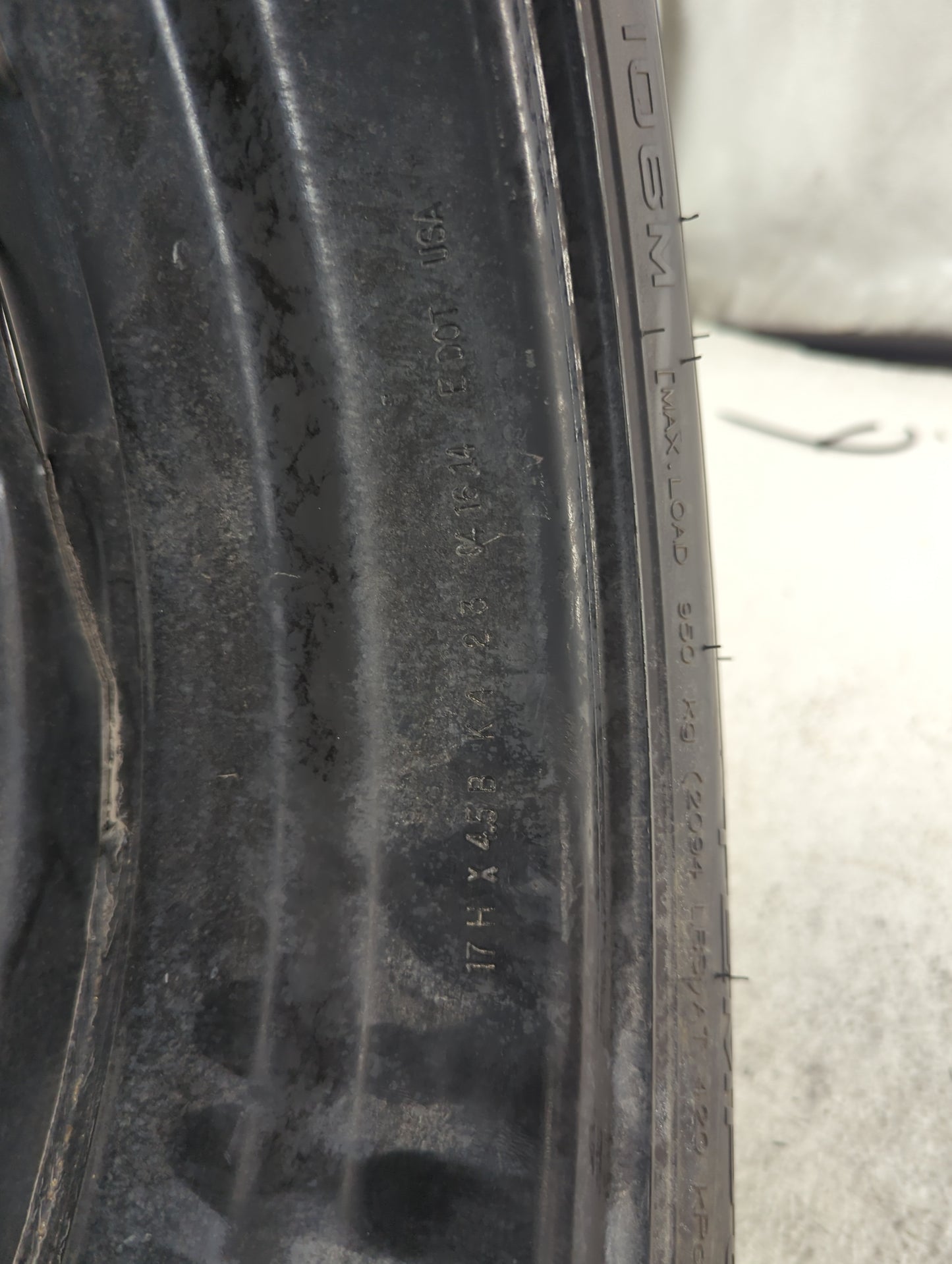 2015-2017 Chevrolet Traverse Spare Donut Tire Wheel Rim Oem 1491166 - Oemusedautoparts1.com