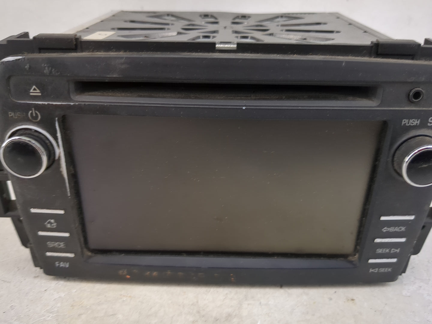2013-2017 Chevrolet Traverse Radio AM FM Cd Player Receiver Replacement P/N:23441389 28422050 Fits OEM Used Auto Parts - Oem