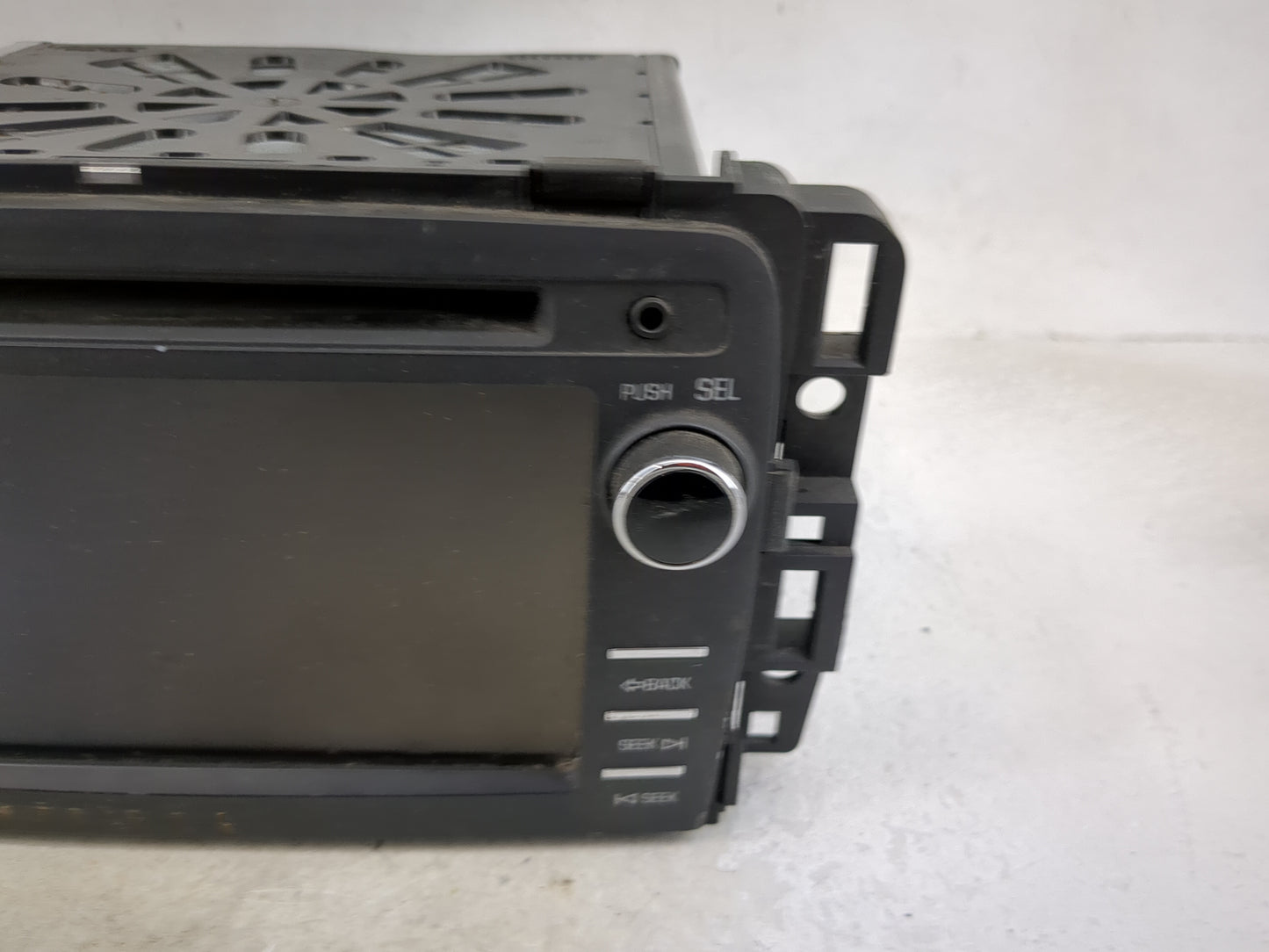 2013-2017 Chevrolet Traverse Radio AM FM Cd Player Receiver Replacement P/N:23441389 28422050 Fits OEM Used Auto Parts - Oem