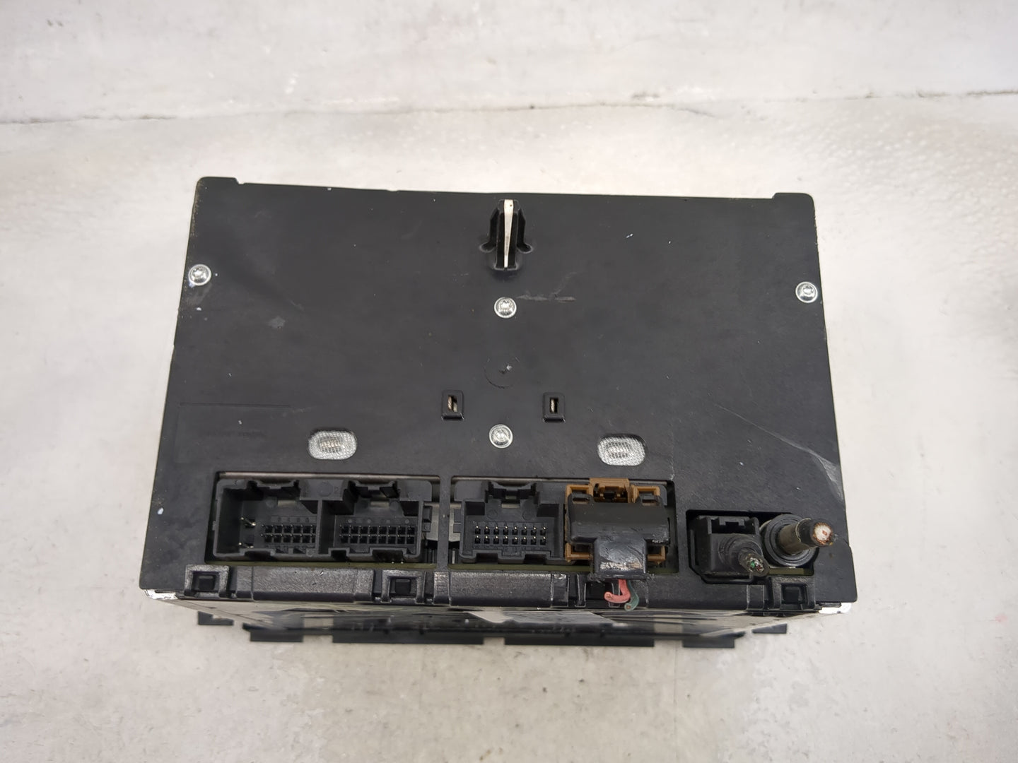 2013-2017 Chevrolet Traverse Radio AM FM Cd Player Receiver Replacement P/N:23441389 28422050 Fits OEM Used Auto Parts - Oem