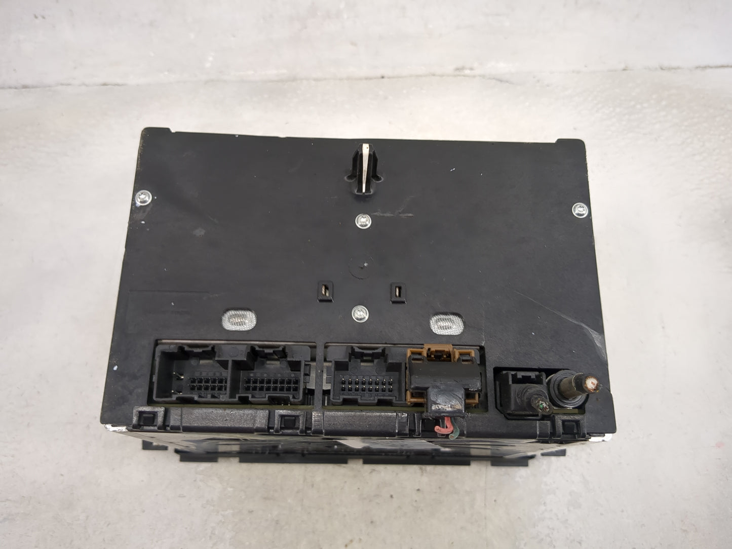 2013-2017 Chevrolet Traverse Radio AM FM Cd Player Receiver Replacement P/N:23441389 28422050 Fits OEM Used Auto Parts - Oem