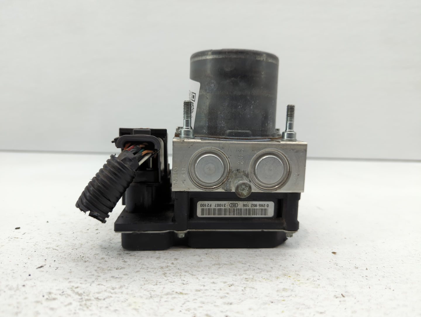 2017 Chevrolet Traverse ABS Pump Control Module Replacement P/N:22893247 23407415 Fits Fits 2012 2013 2014 2015 2016 OEM Use