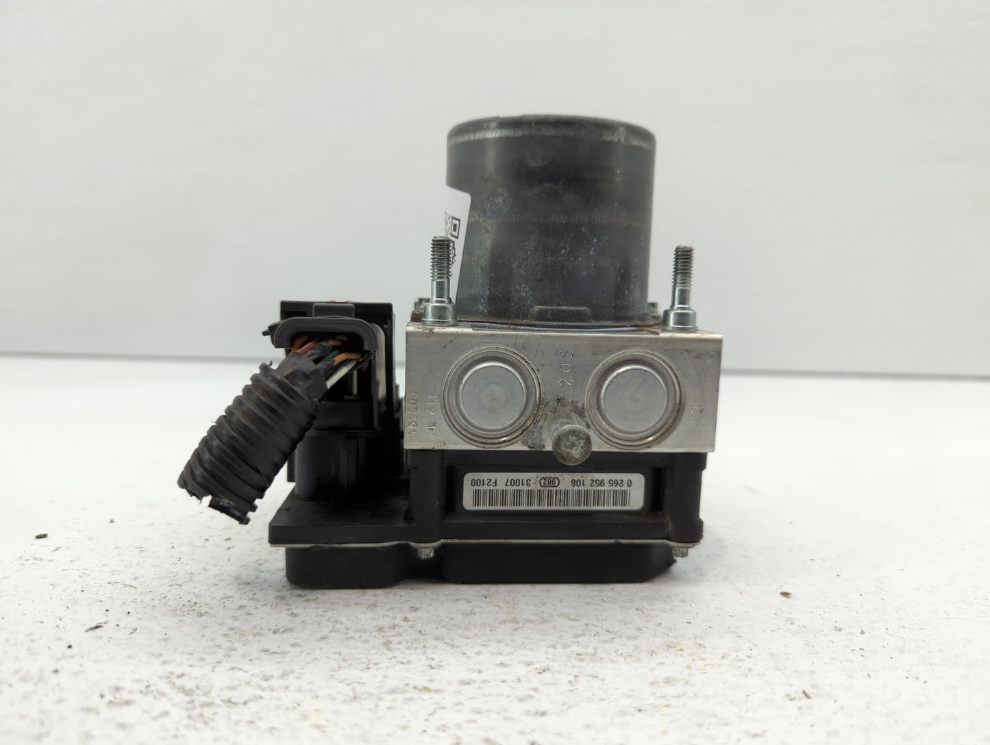 2017 Chevrolet Traverse ABS Pump Control Module Replacement P/N:22893247 23407415 Fits Fits 2012 2013 2014 2015 2016 OEM Use