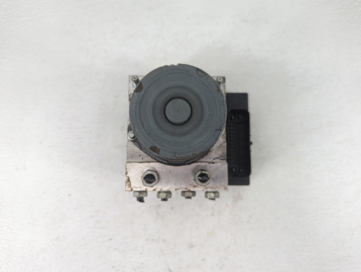 2017 Chevrolet Traverse ABS Pump Control Module Replacement P/N:22893247 Fits Fits 2012 2013 2014 2015 2016 OEM Used Auto Pa