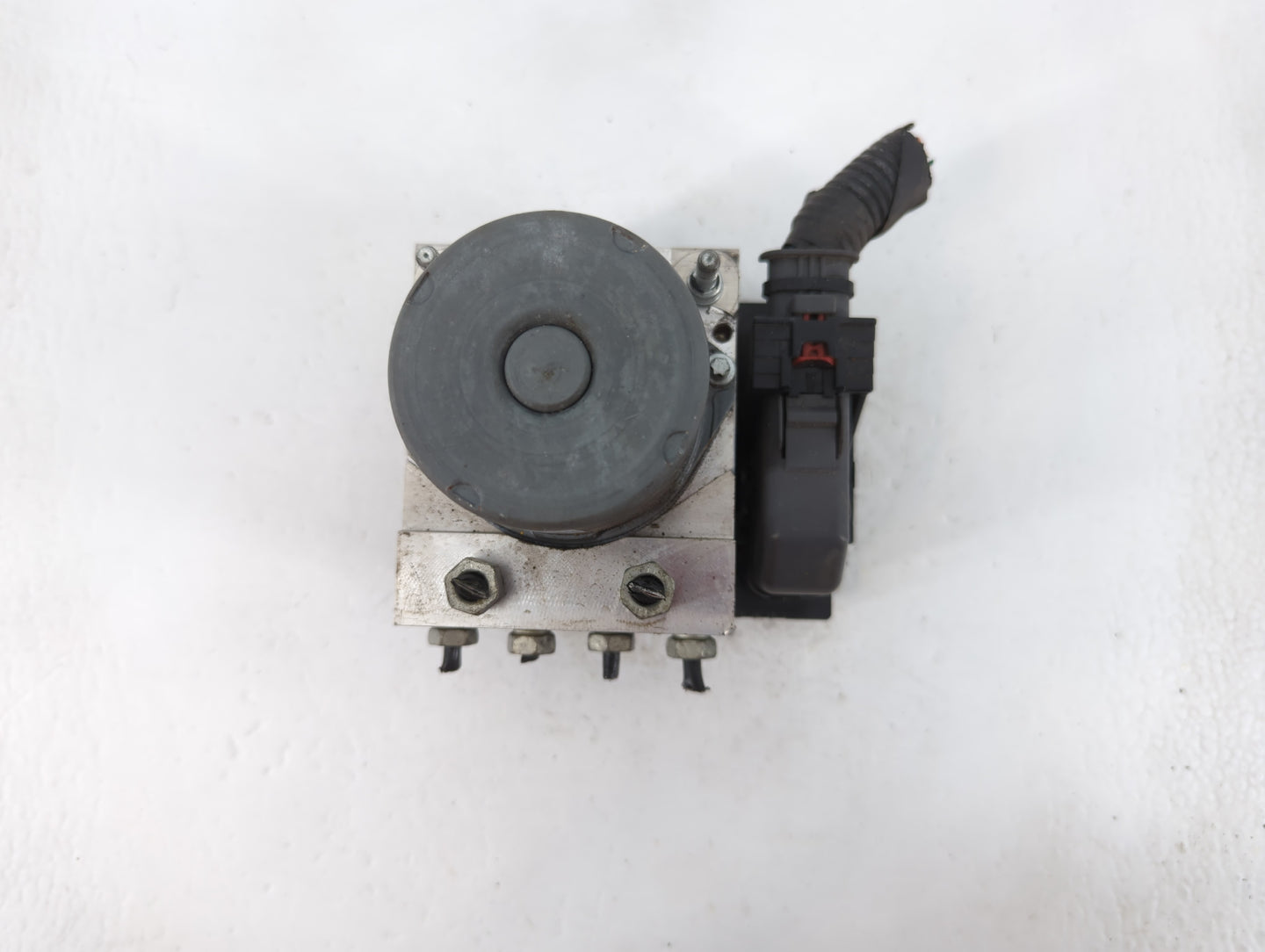 2017 Chevrolet Traverse ABS Pump Control Module Replacement P/N:22893248 Fits Fits 2012 2013 2014 2015 2016 OEM Used Auto Pa