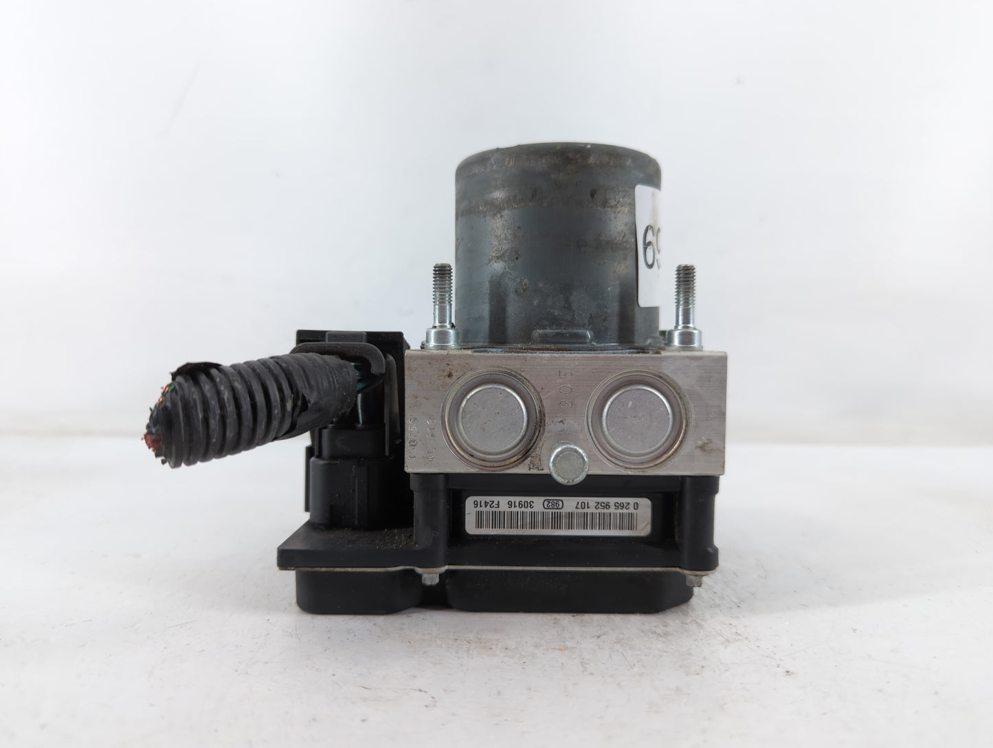 2017 Chevrolet Traverse ABS Pump Control Module Replacement P/N:22893248 Fits Fits 2012 2013 2014 2015 2016 OEM Used Auto Pa