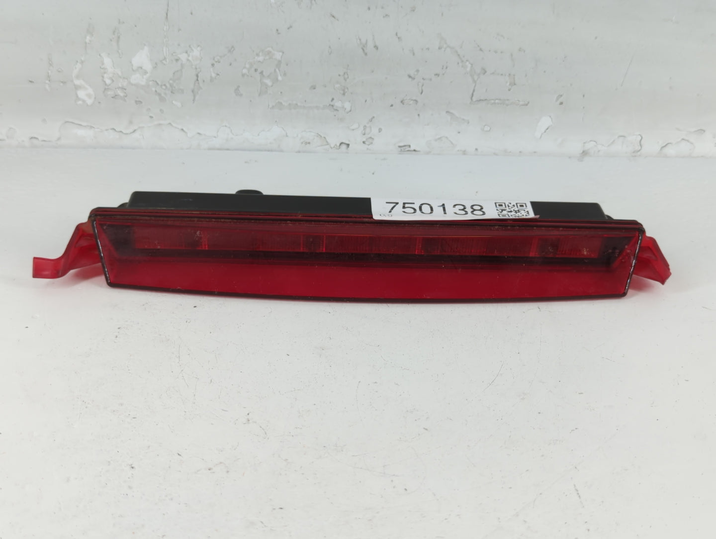 2014 Chevrolet Traverse Third Brake Light Tail Light P/N:15130002 Fits OEM Used Auto Parts - Oemusedautoparts1.com