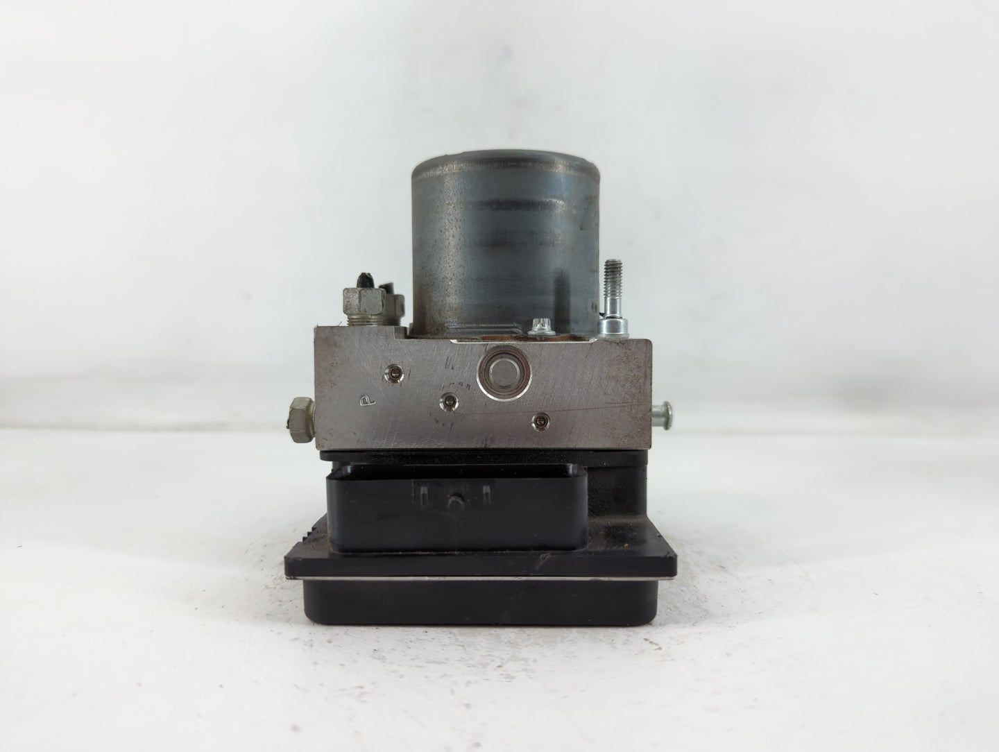 2017 Chevrolet Traverse ABS Pump Control Module Replacement P/N:3247U Fits Fits 2012 2013 2014 2015 2016 OEM Used Auto Parts
