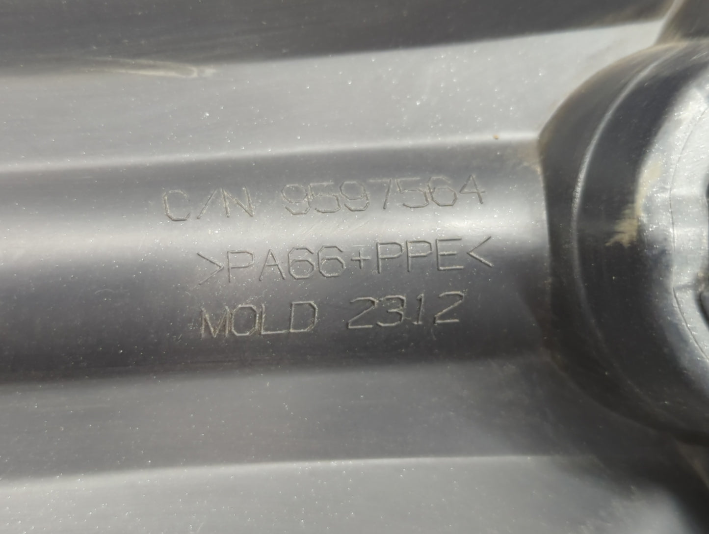 2017-2017 Chevrolet Traverse Driver Front Wheel Hub Oem - Oemusedautoparts1.com
