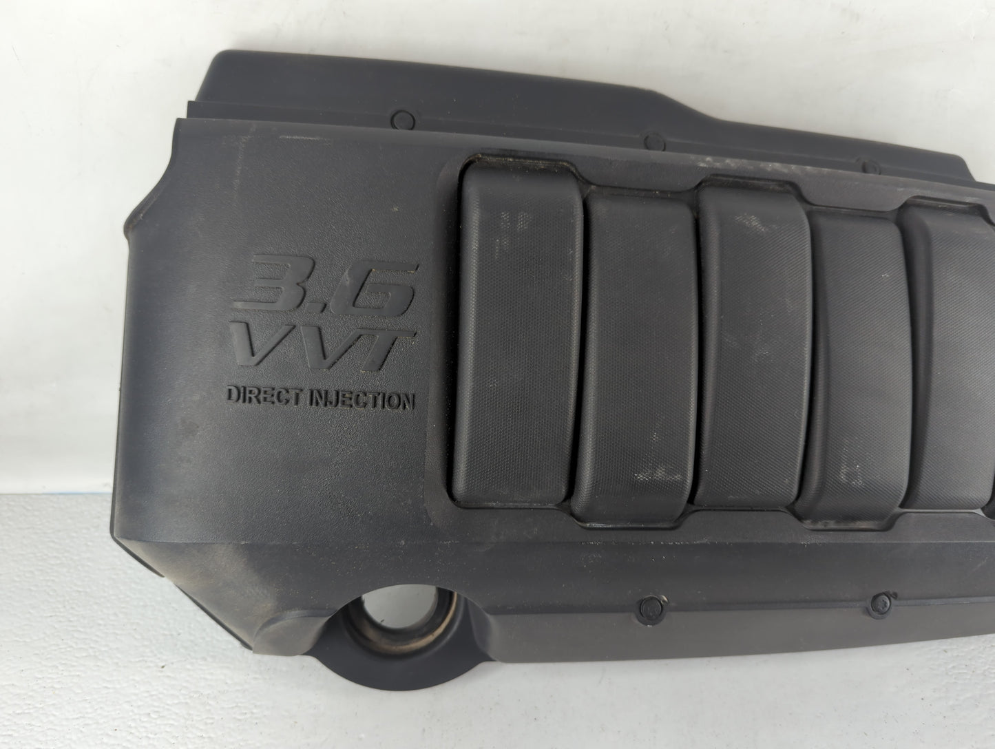2014 Chevrolet Traverse Engine Cover - Oemusedautoparts1.com